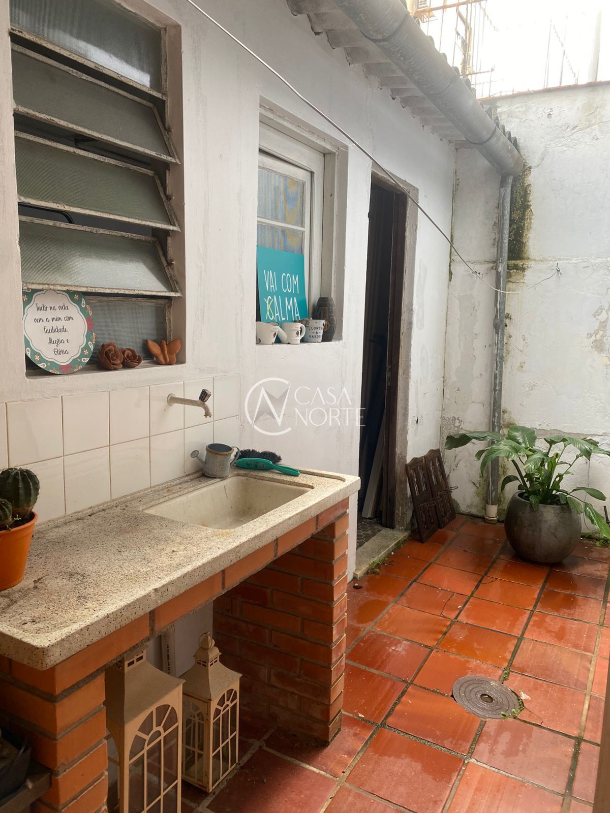Apartamento Garden à venda com 2 quartos, 58m², Rua Miguel Tostes no bairro Rio Branco em Porto Alegre