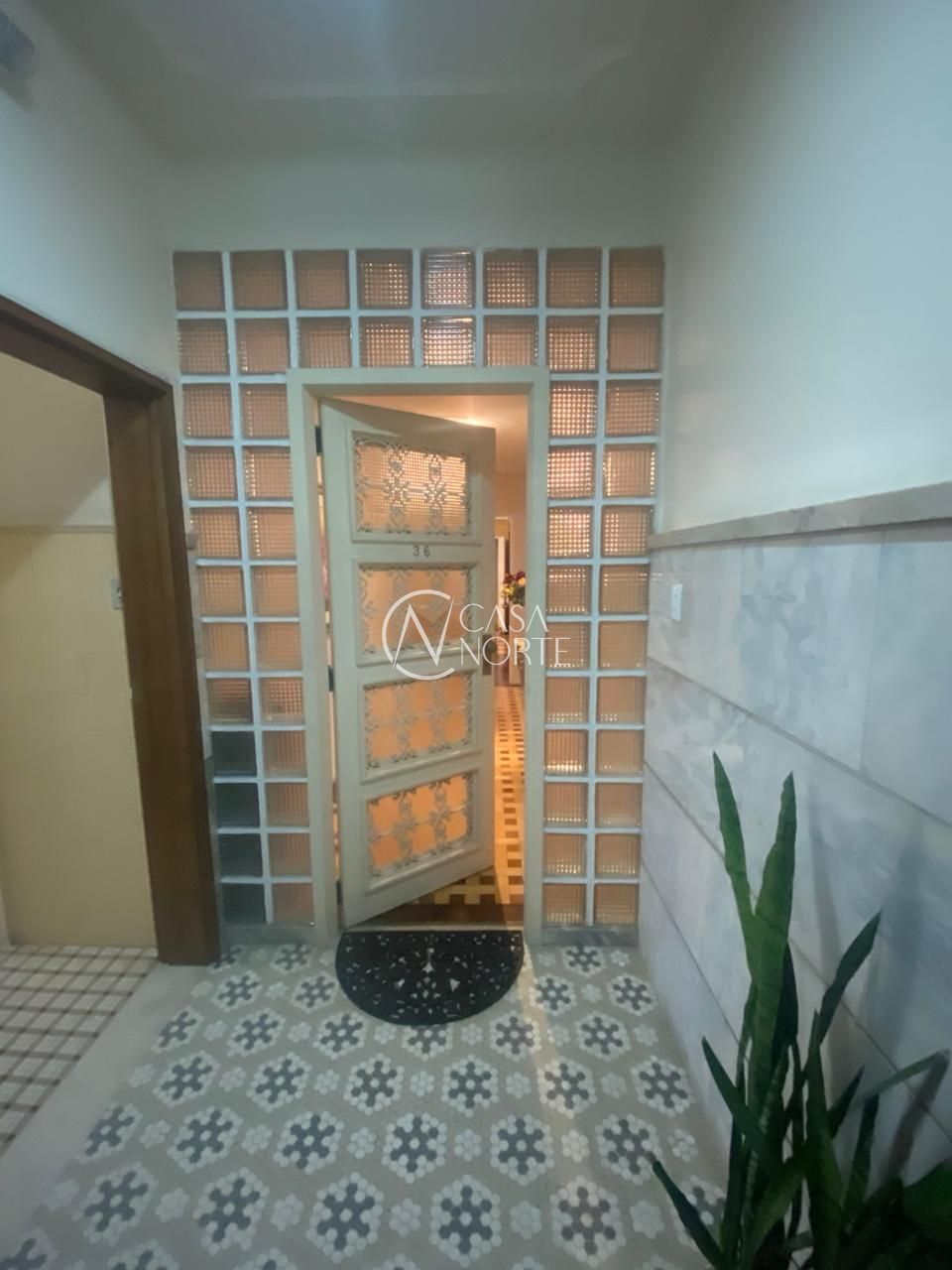 Apartamento à venda com 3 quartos, 208m², 1 suíte, Rua Ramiro Barcelos no bairro Floresta em Porto Alegre