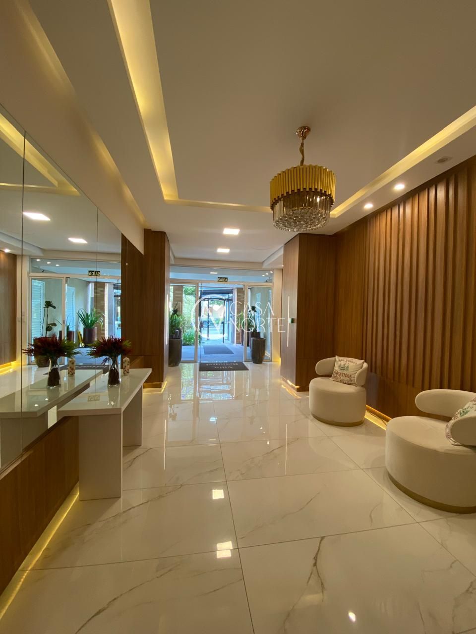 Apartamento Garden à venda com 3 quartos, 194m², 1 suíte, 2 vagas, Rua Roque Calage no bairro Passo da Areia em Porto Alegre