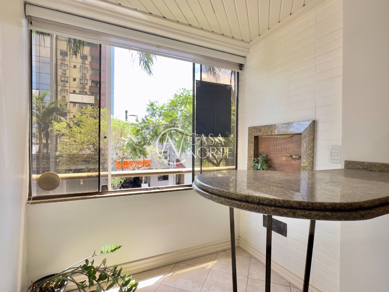 Apartamento à venda com 3 quartos, 78m², 1 suíte, 1 vaga, Rua Coronel André Belo no bairro Menino Deus em Porto Alegre