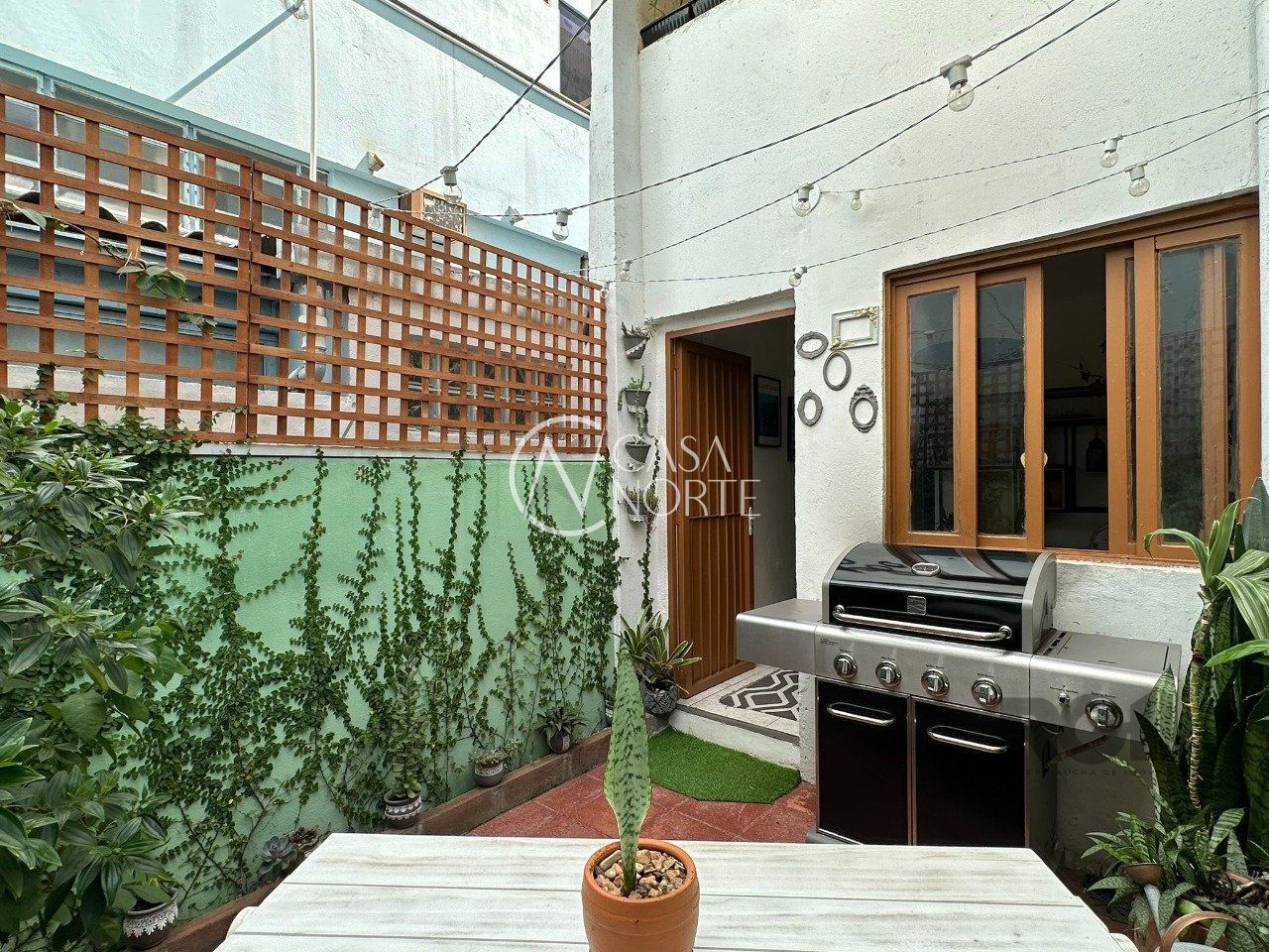 Casa à venda com 2 quartos, 163m², 1 suíte, 1 vaga, Rua General Cipriano Ferreira no bairro Centro Histórico em Porto Alegre