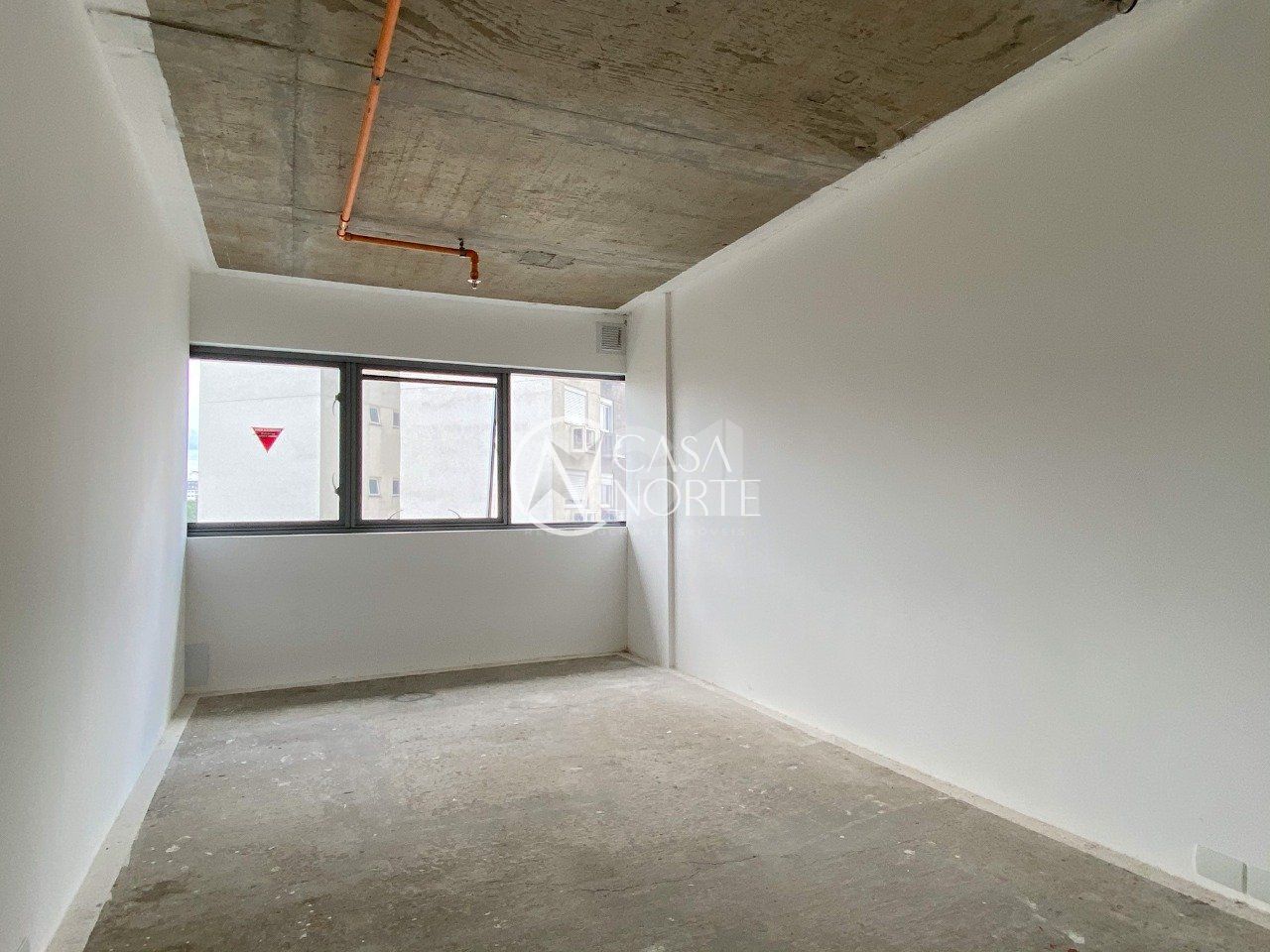 Sala Comercial à venda , 25m², Avenida Assis Brasil no bairro São Sebastião em Porto Alegre