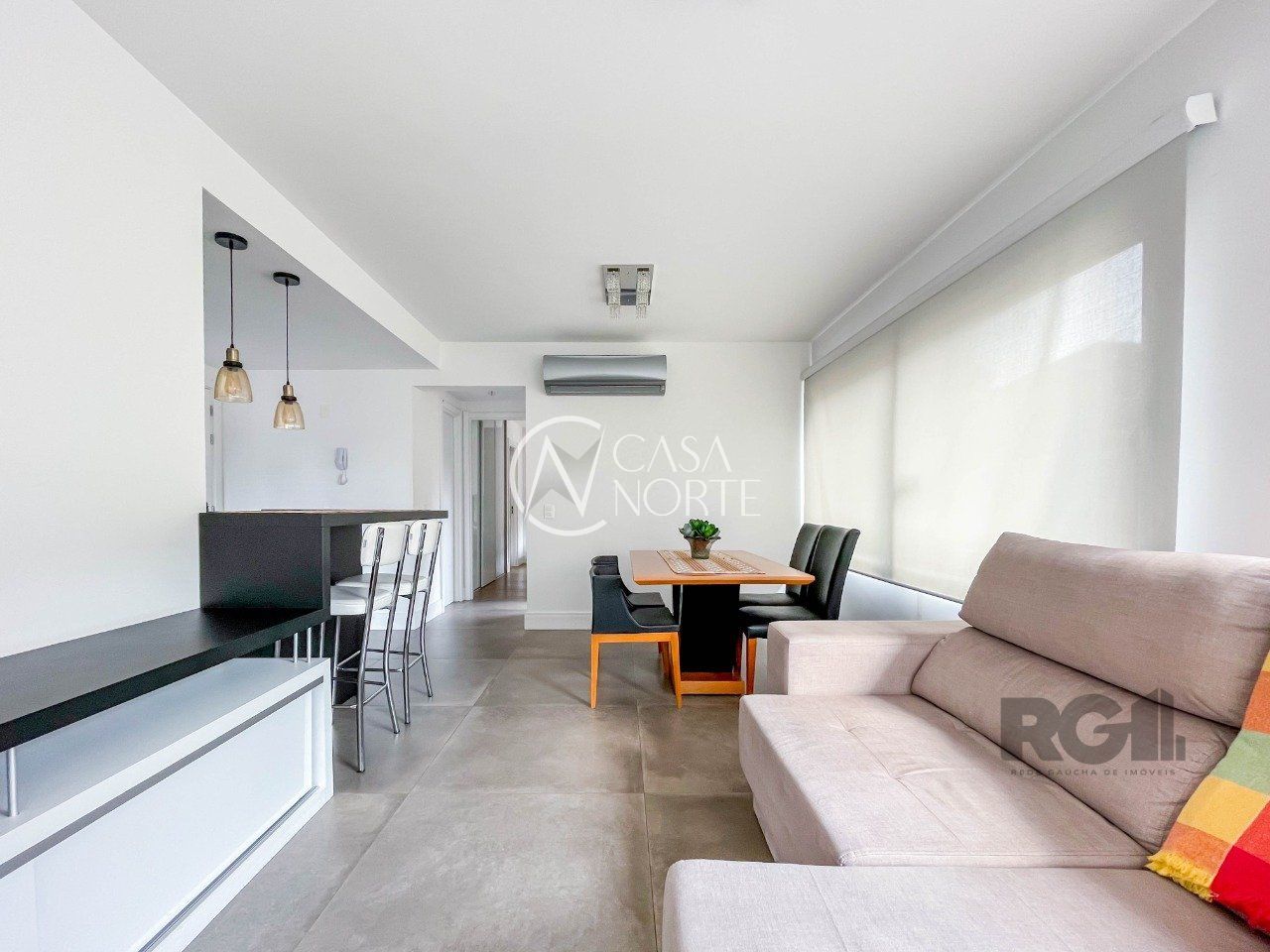 Apartamento à venda com 2 quartos, 70m², 1 suíte, 1 vaga, Rua Hugo Ribeiro no bairro Menino Deus em Porto Alegre