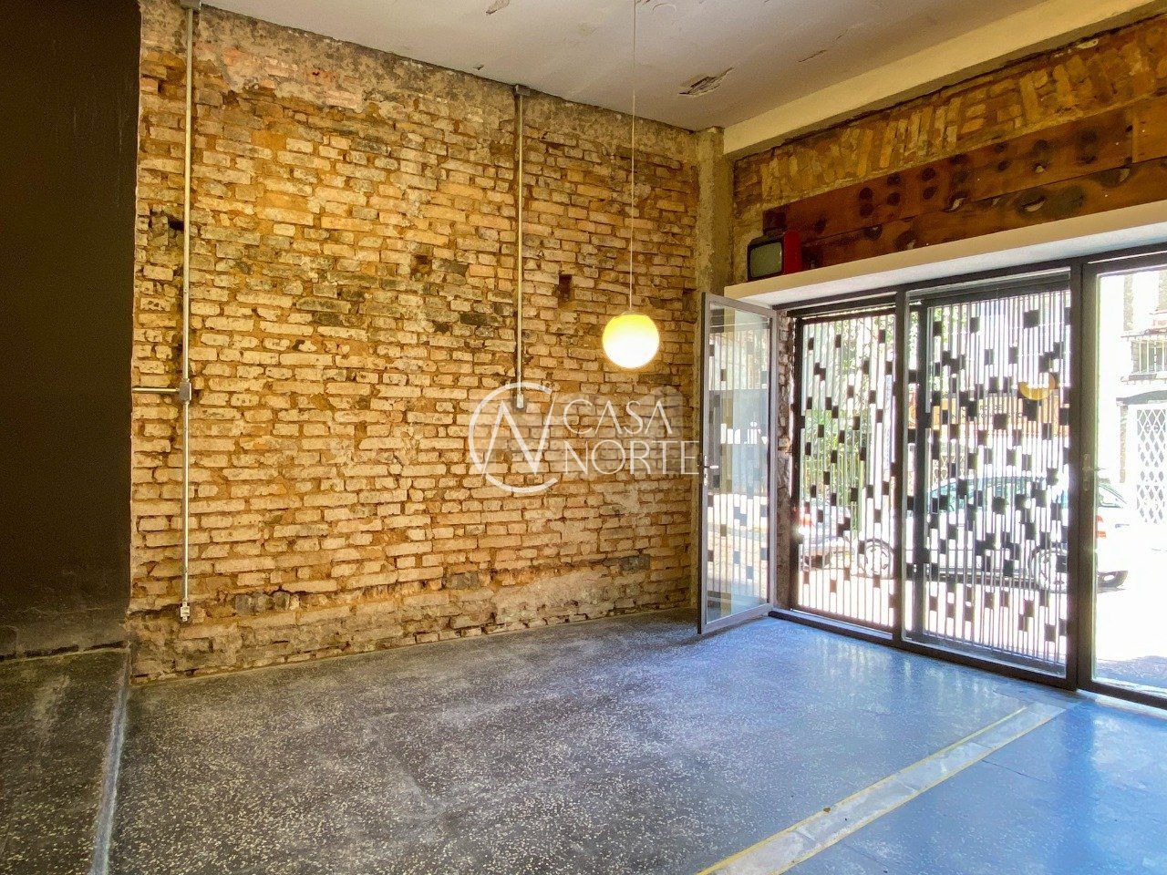 Casa Comercial à venda , 60m², Rua General Bento Martins no bairro Centro Histórico em Porto Alegre