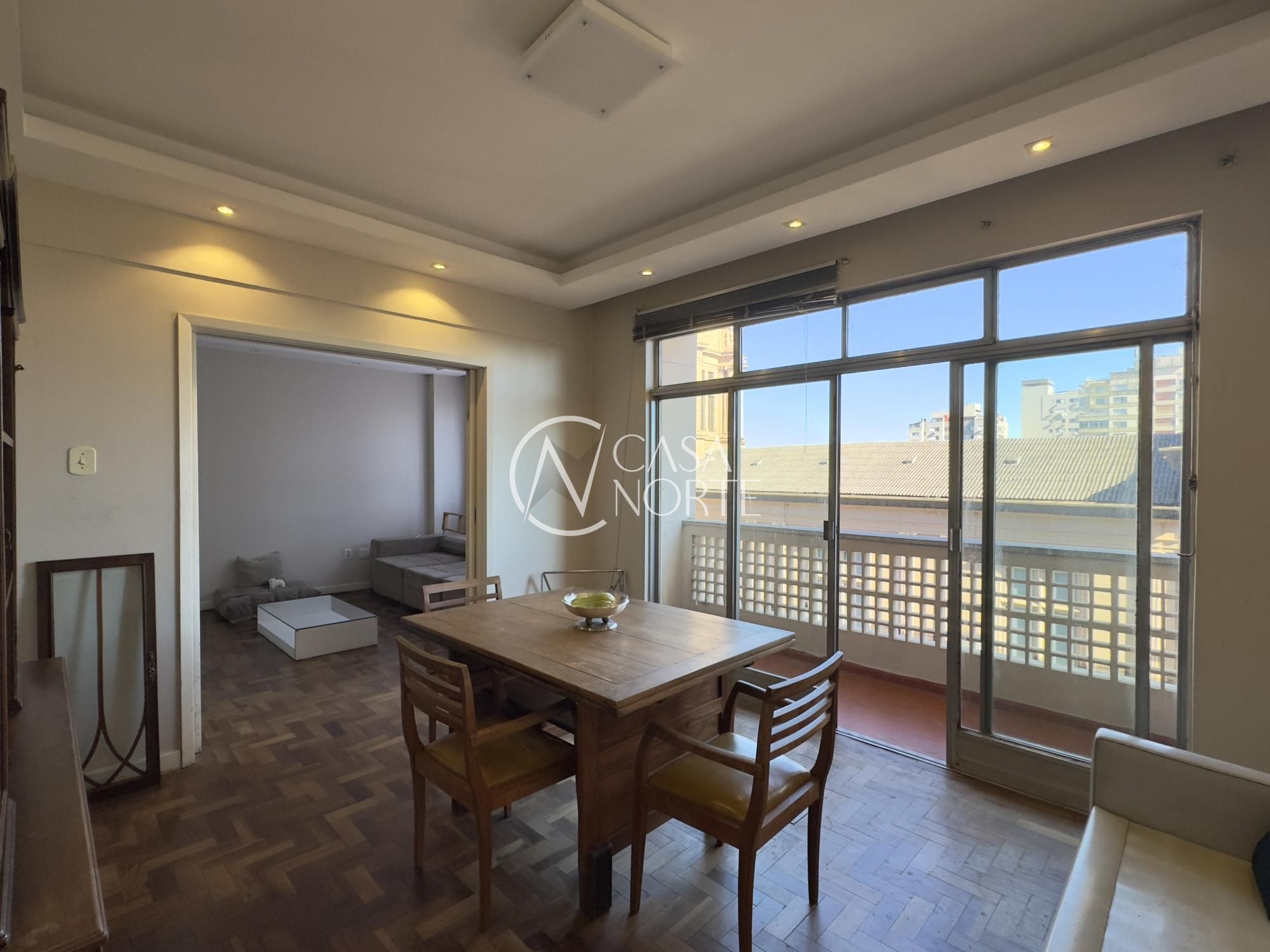 Apartamento à venda com 3 quartos, 119m², 1 vaga, Rua Duque de Caxias no bairro Centro Histórico em Porto Alegre