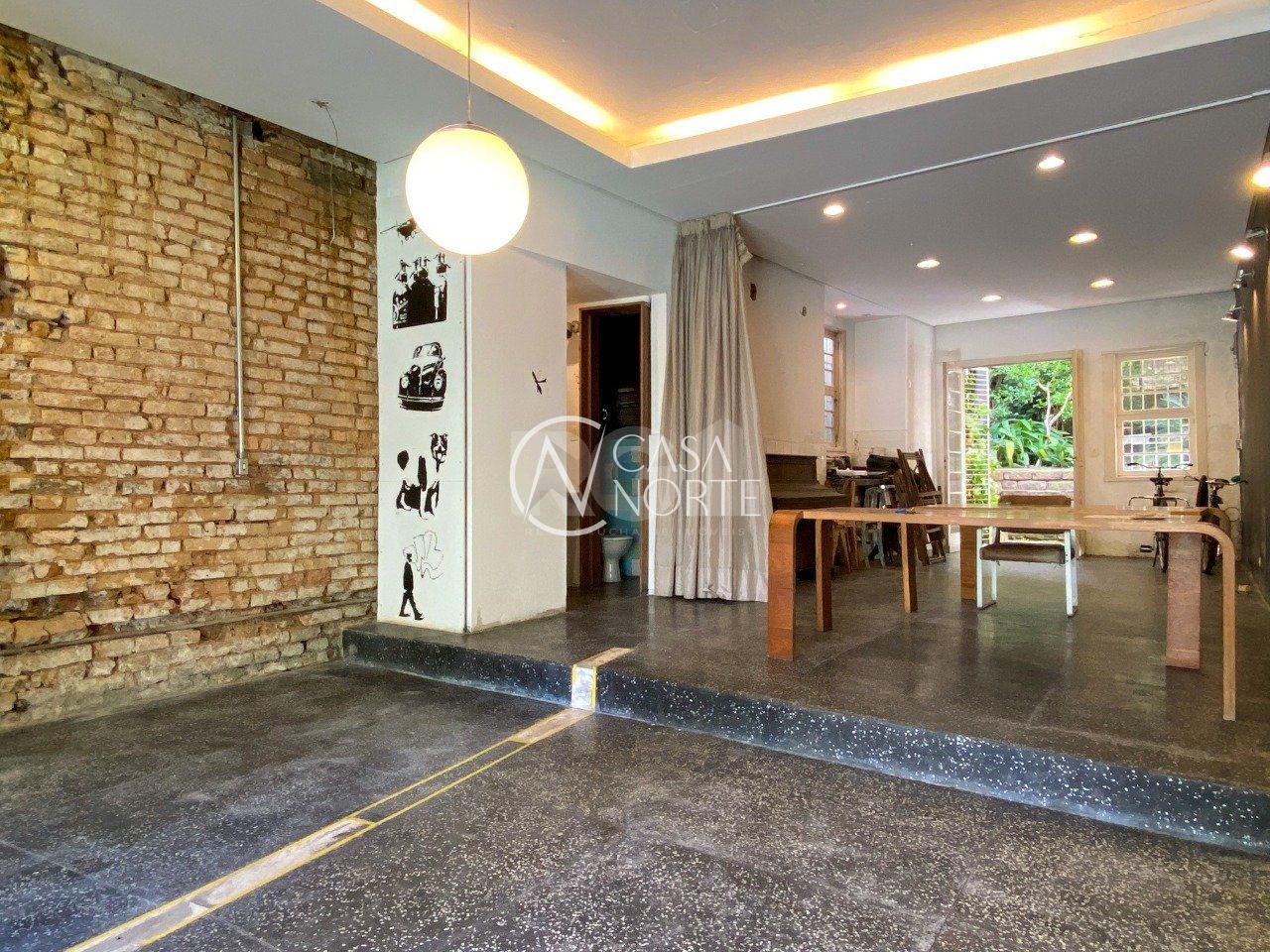 Casa Comercial à venda , 60m², Rua General Bento Martins no bairro Centro Histórico em Porto Alegre