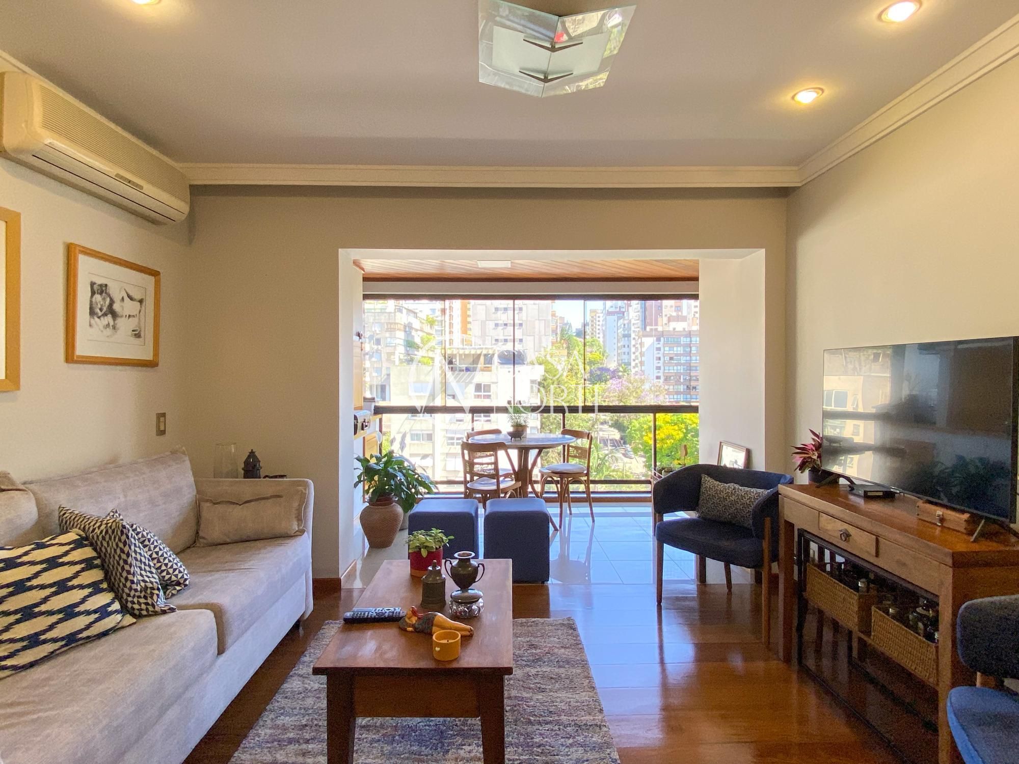 Apartamento à venda com 3 quartos, 140m², 1 suíte, 2 vagas, Rua Dona Laura no bairro Rio Branco em Porto Alegre