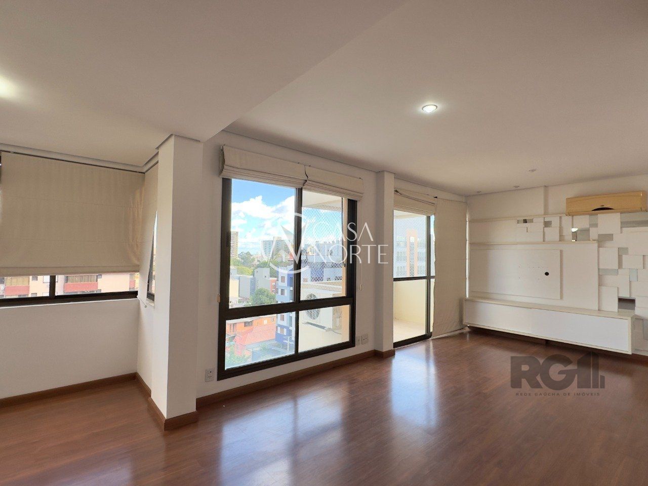 Cobertura à venda com 2 quartos, 177m², 1 suíte, 2 vagas, Rua Saldanha Marinho no bairro Menino Deus em Porto Alegre