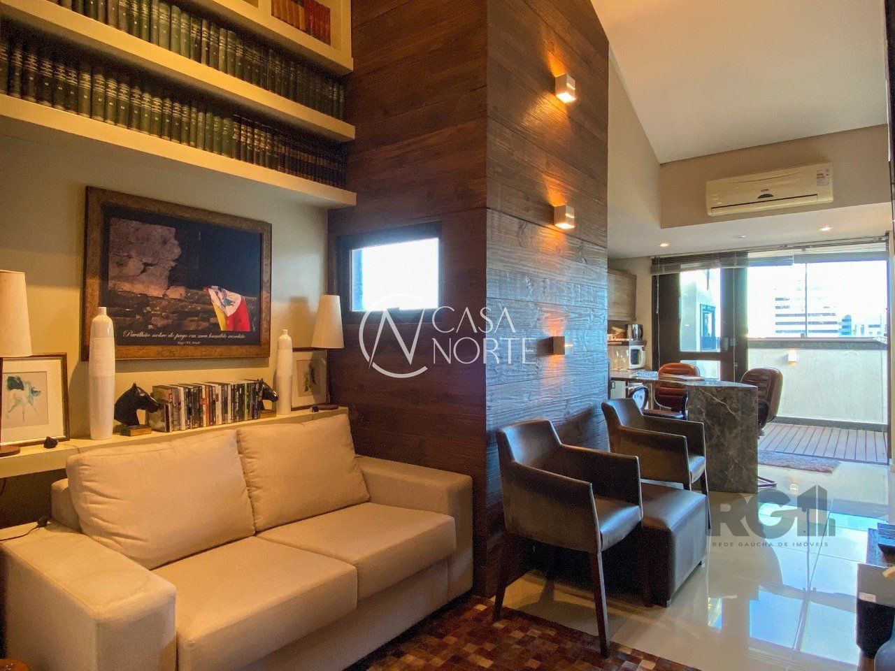 Sala Comercial à venda , 120m², Rua Washington Luiz no bairro Centro Histórico em Porto Alegre