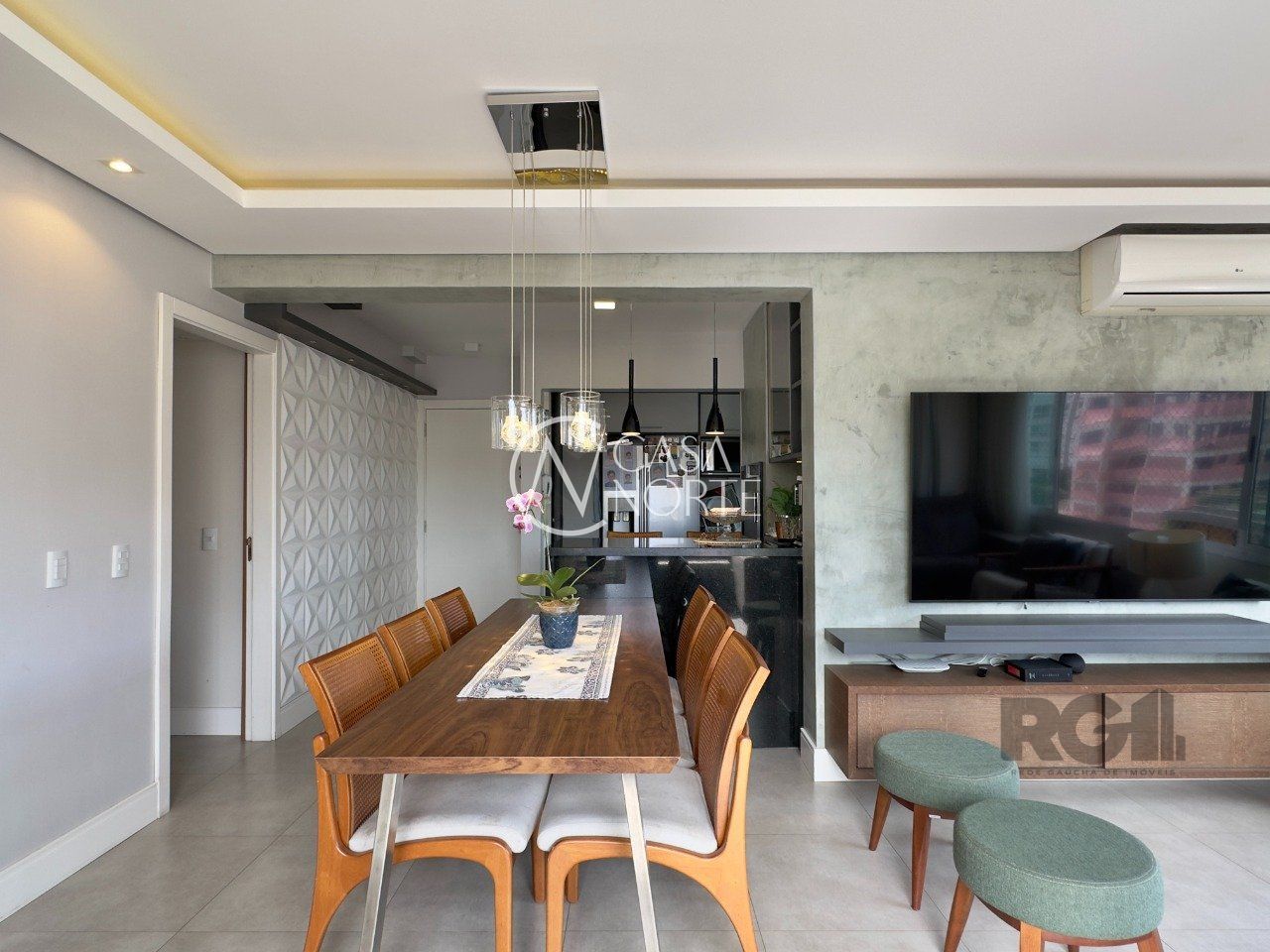 Apartamento à venda com 3 quartos, 95m², 1 suíte, 2 vagas, Rua José Scutari no bairro Passo da Areia em Porto Alegre