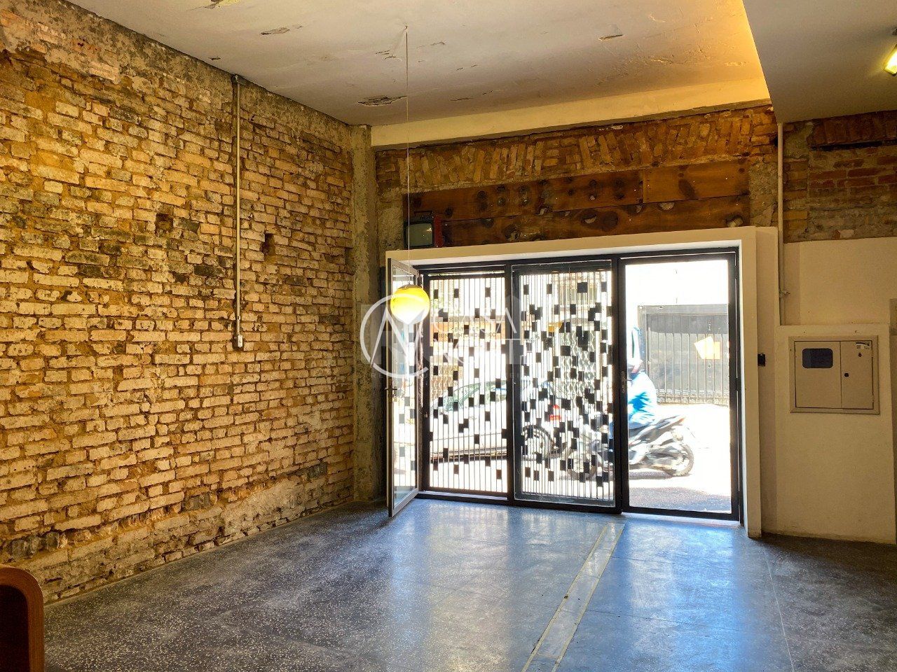 Casa Comercial à venda , 60m², Rua General Bento Martins no bairro Centro Histórico em Porto Alegre