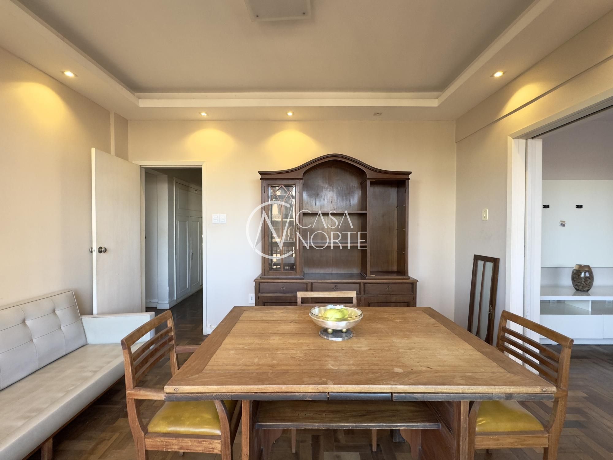 Apartamento à venda com 3 quartos, 119m², 1 vaga, Rua Duque de Caxias no bairro Centro Histórico em Porto Alegre