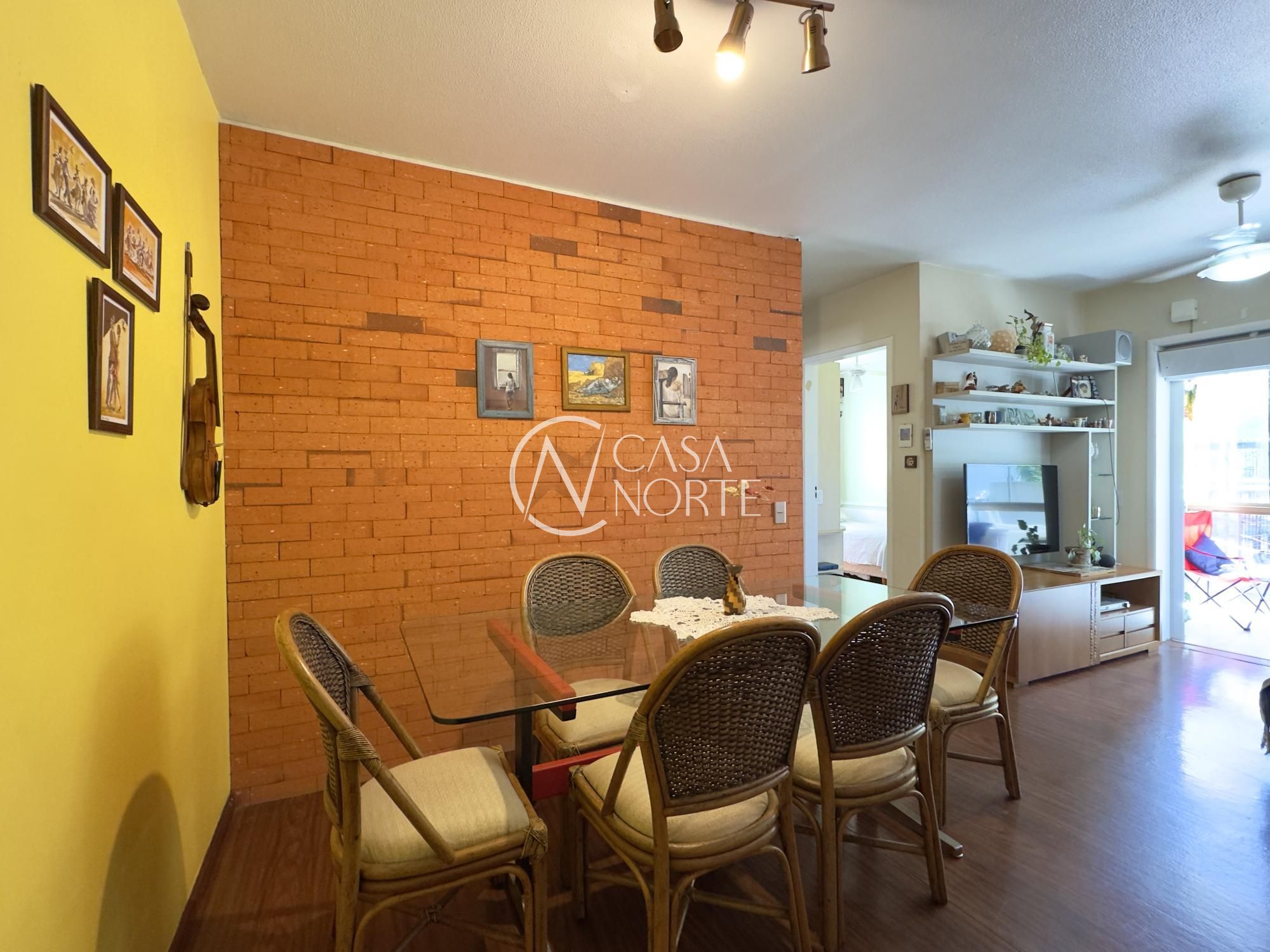 Apartamento à venda com 2 quartos, 63m², 1 vaga, Rua Marcone no bairro Partenon em Porto Alegre