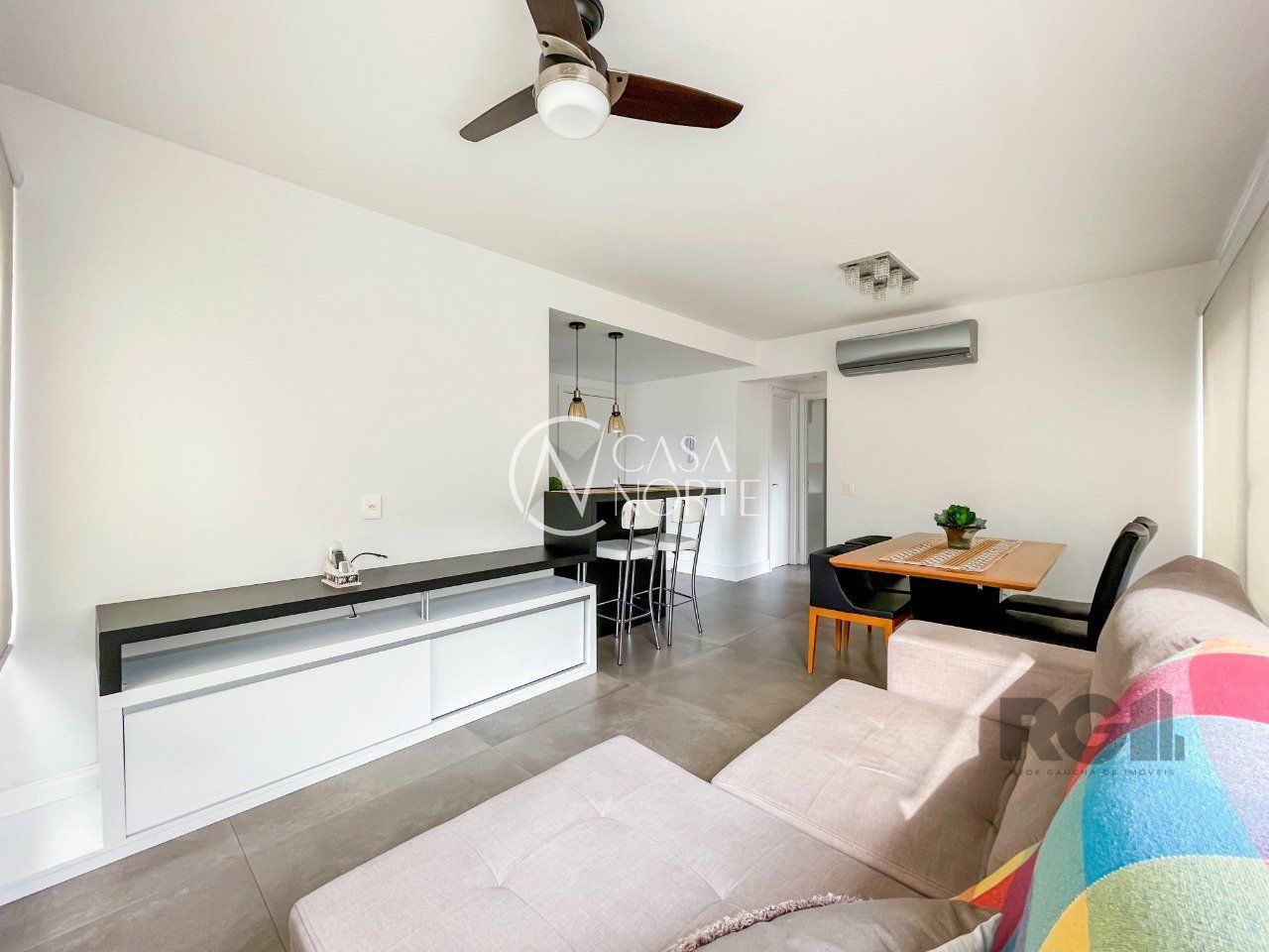 Apartamento à venda com 2 quartos, 70m², 1 suíte, 1 vaga, Rua Hugo Ribeiro no bairro Menino Deus em Porto Alegre