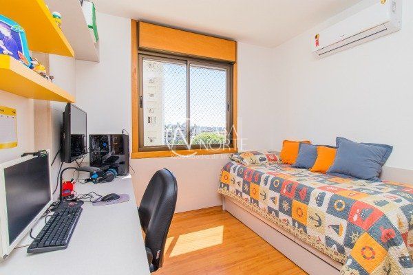 Apartamento à venda com 2 quartos, 71m², 1 suíte, 1 vaga, Avenida Grecia no bairro Passo da Areia em Porto Alegre