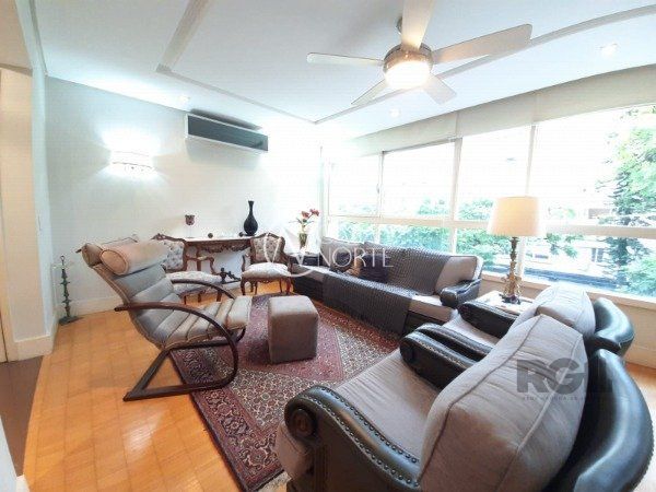 Apartamento à venda com 3 quartos, 173m², 1 suíte, 1 vaga, Rua Padre Chagas no bairro Moinhos de Vento em Porto Alegre