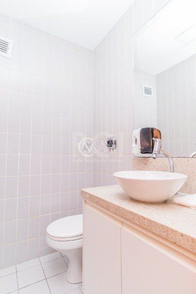 Sala Comercial à venda , 113m², Rua Mariante no bairro Rio Branco em Porto Alegre