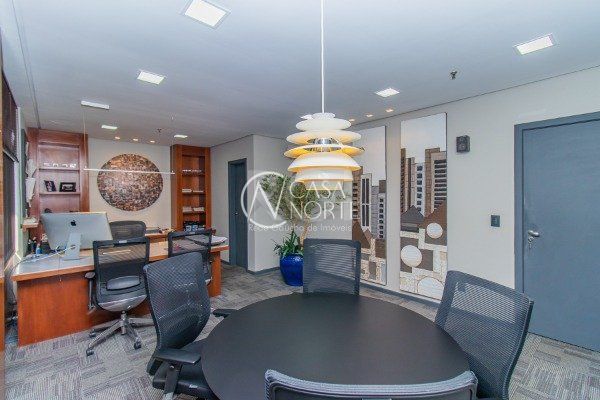 Sala Comercial à venda , 199m², 3 vagas, Avenida Cristovao Colombo no bairro Floresta em Porto Alegre