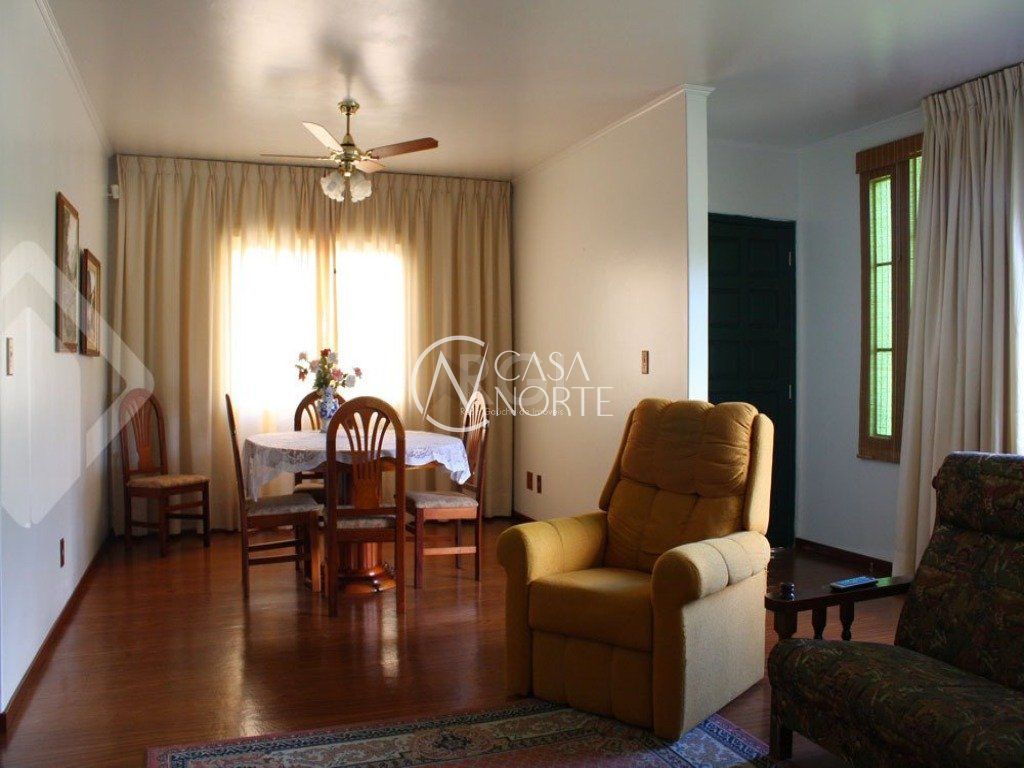 Casa à venda com 5 quartos, 246m², 1 suíte, 4 vagas, Avenida Mauricio Seligman no bairro Rubem Berta em Porto Alegre