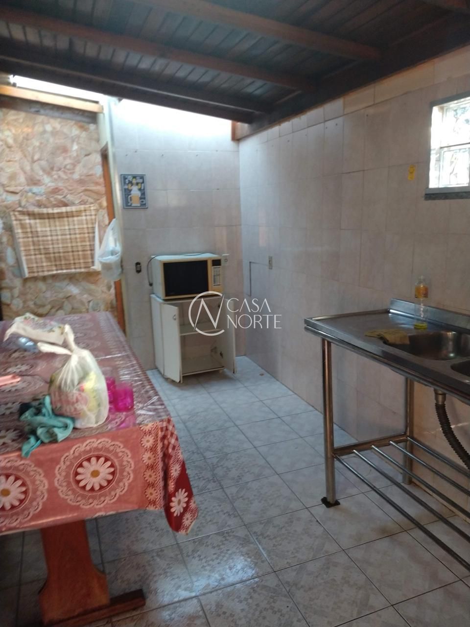 Casa à venda com 4 quartos, 130m², 1 suíte, 5 vagas, Rua Pascoal Parulla no bairro Vila Ipiranga em Porto Alegre