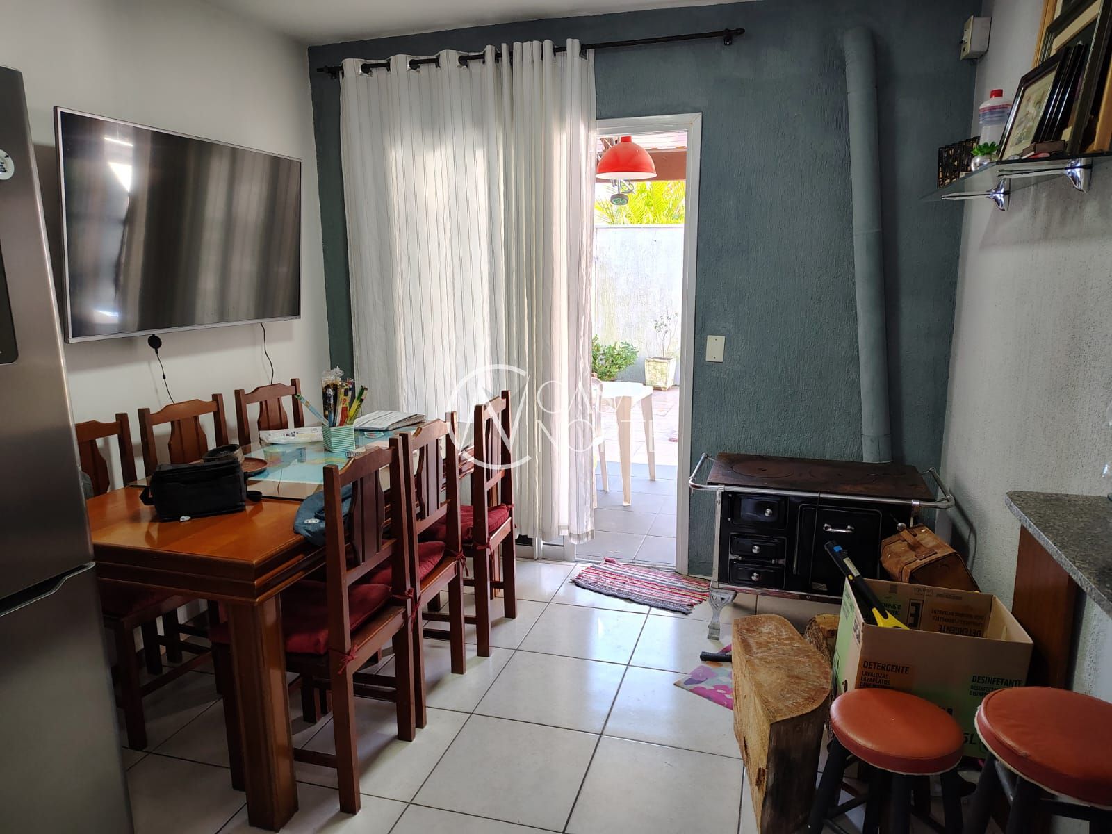 Casa de Condomínio à venda com 3 quartos, 84m², 1 suíte, 2 vagas, Avenida Edgar Pires de Castro no bairro Hípica em Porto Alegre