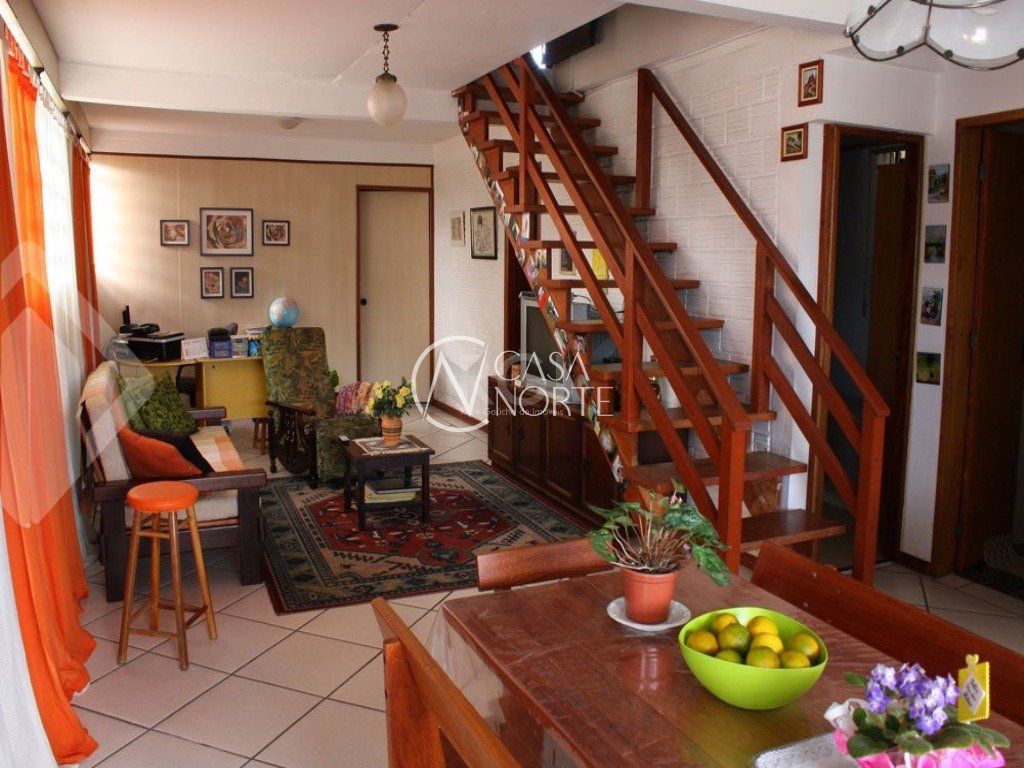 Casa à venda com 5 quartos, 246m², 1 suíte, 4 vagas, Avenida Mauricio Seligman no bairro Rubem Berta em Porto Alegre