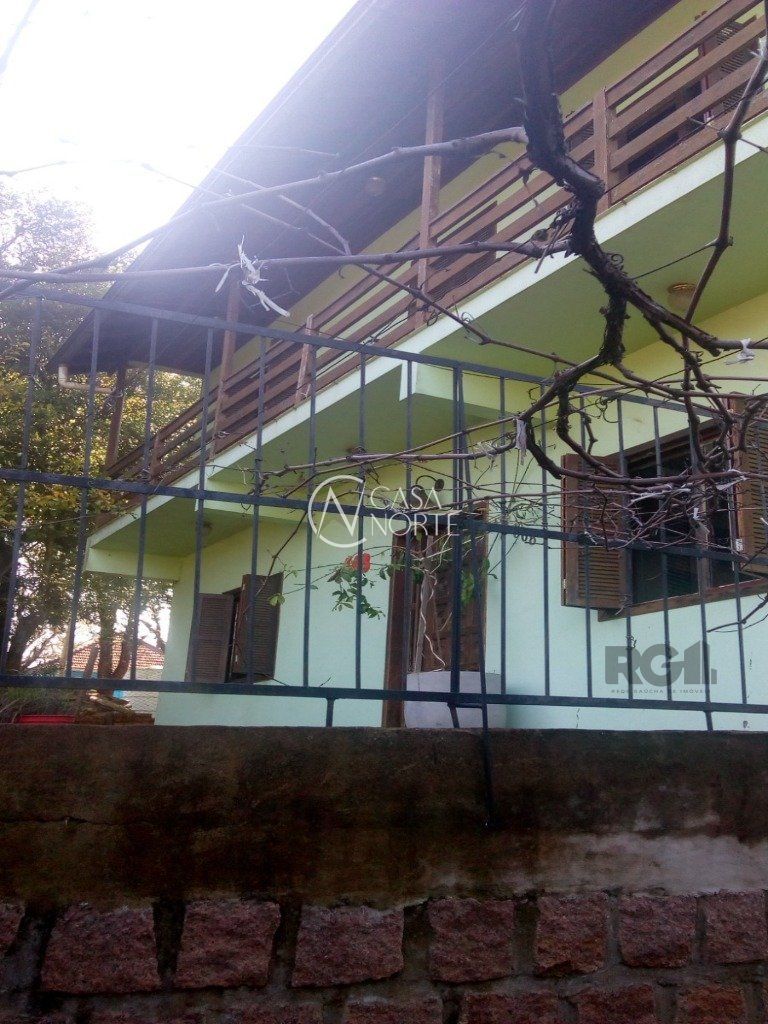 Casa à venda com 3 quartos, 214m², 2 vagas, Estrada Costa Gama no bairro Belém Velho em Porto Alegre