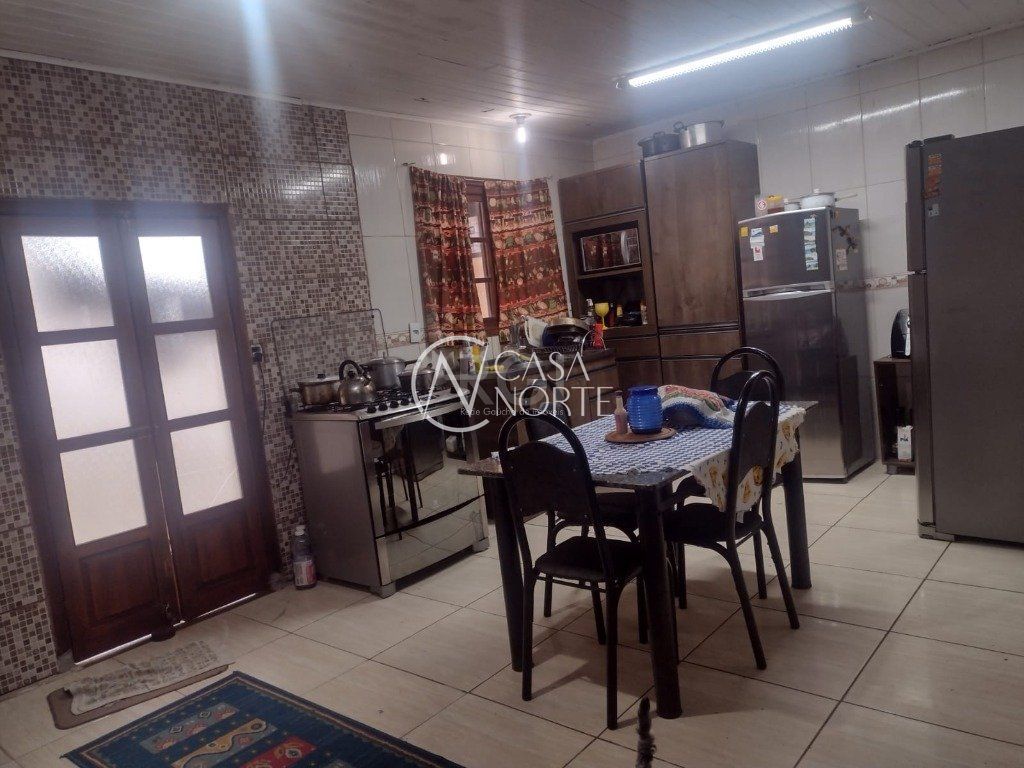 Casa à venda com 3 quartos, 250m², 1 suíte, 2 vagas, Rua H no bairro Passo das Pedras em Porto Alegre