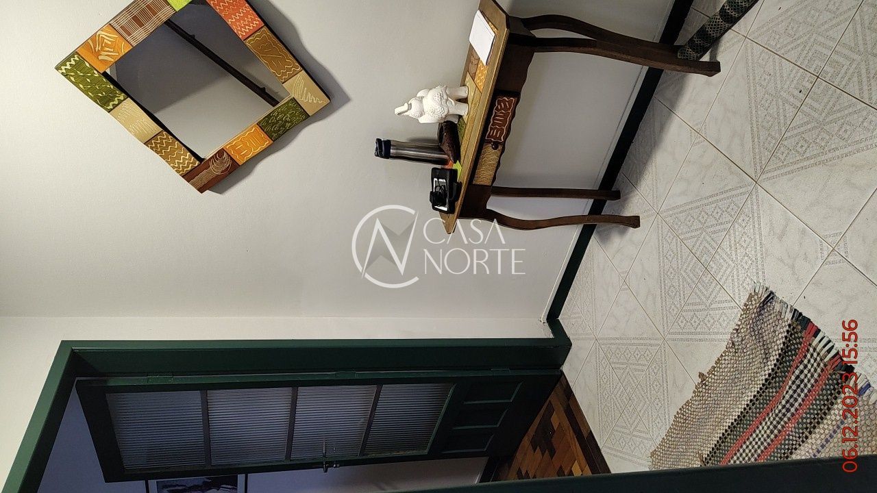 Casa à venda com 3 quartos, 245m², 1 suíte, 1 vaga, Rua Lobo da Costa no bairro Azenha em Porto Alegre