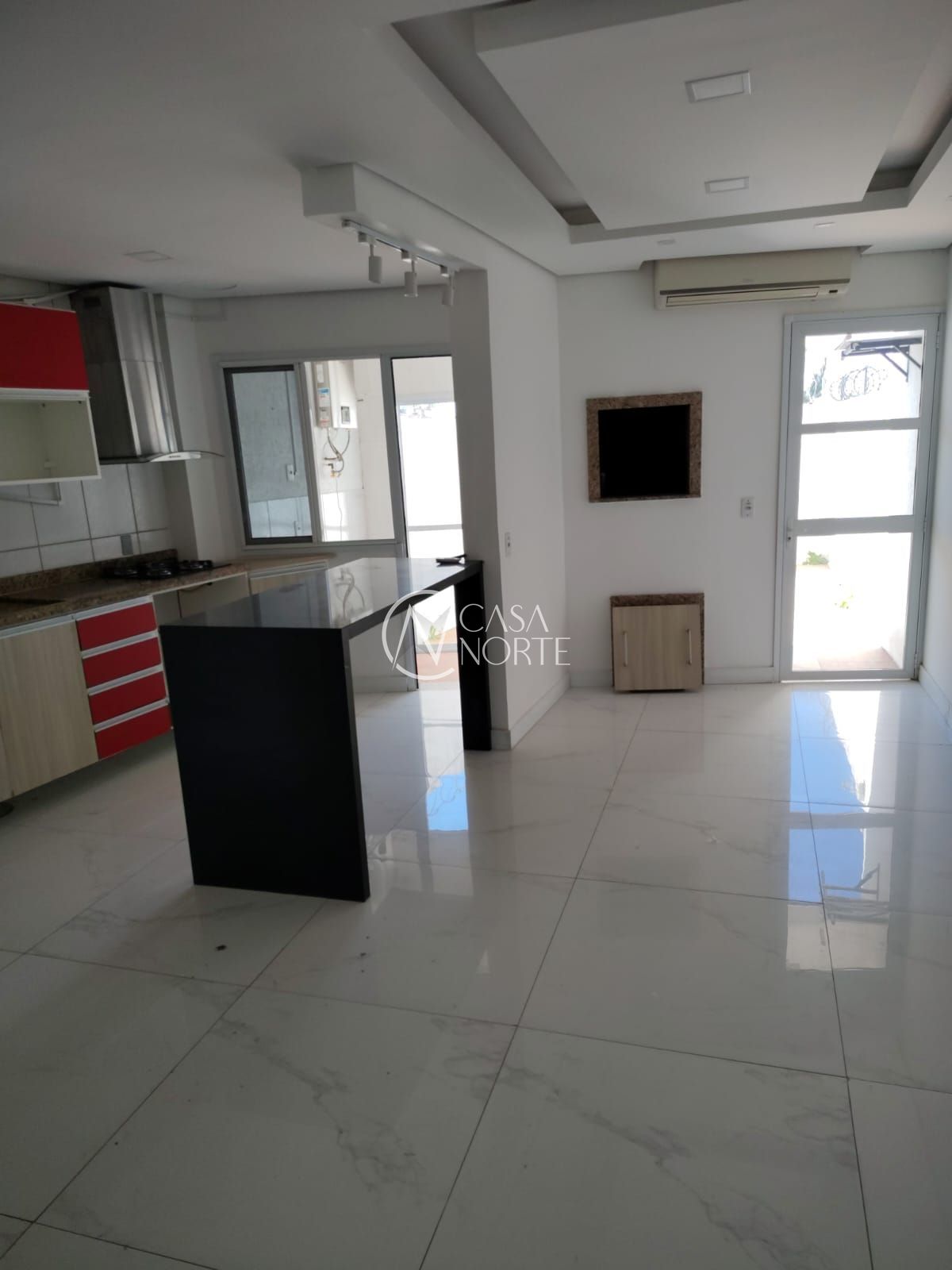 Casa de Condomínio à venda com 3 quartos, 153m², 3 suítes, 2 vagas, Rua Madre Celina Maria Azambuja no bairro Mário Quintana em Porto Alegre
