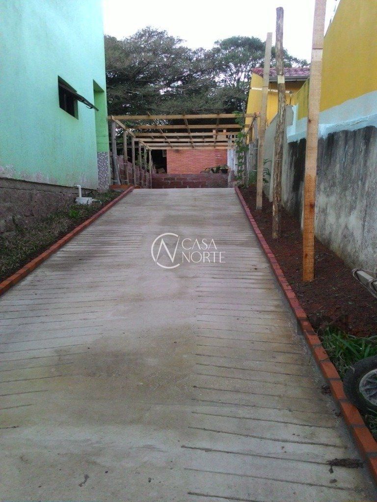 Casa à venda com 3 quartos, 214m², 2 vagas, Estrada Costa Gama no bairro Belém Velho em Porto Alegre