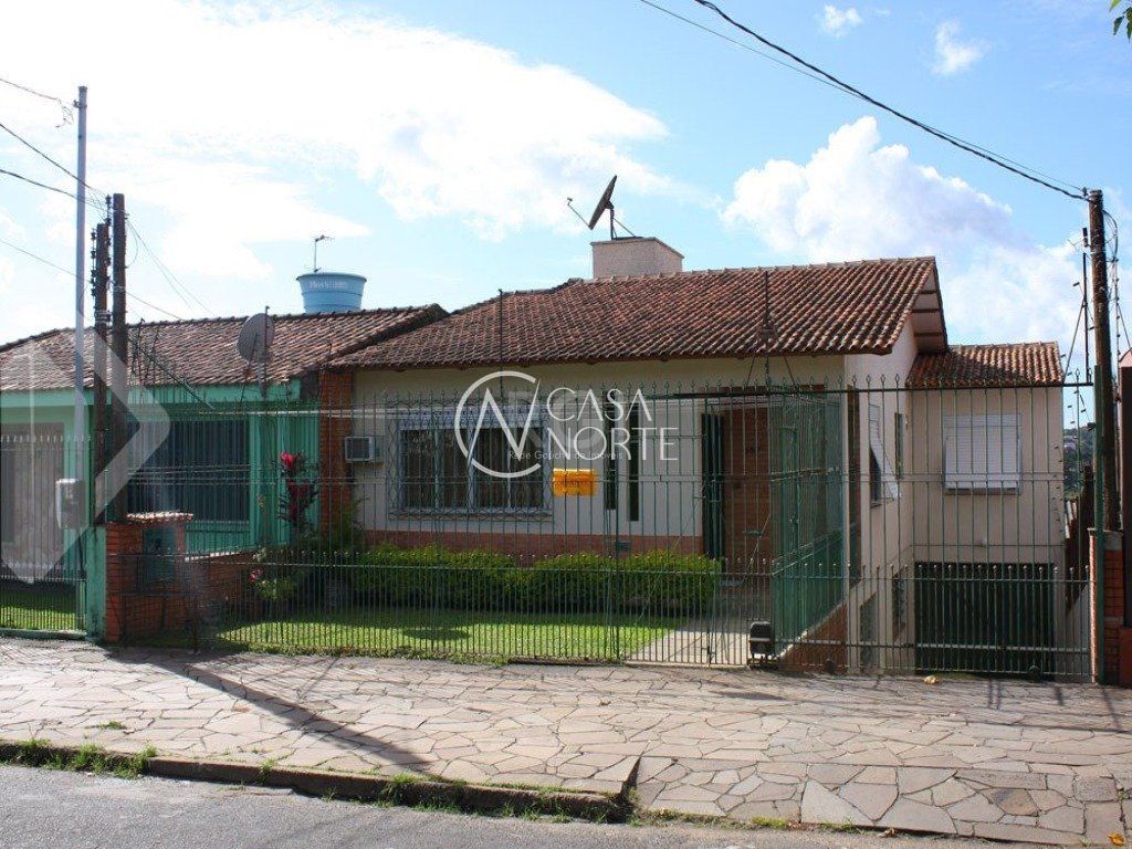 Casa à venda com 5 quartos, 246m², 1 suíte, 4 vagas, Avenida Mauricio Seligman no bairro Rubem Berta em Porto Alegre