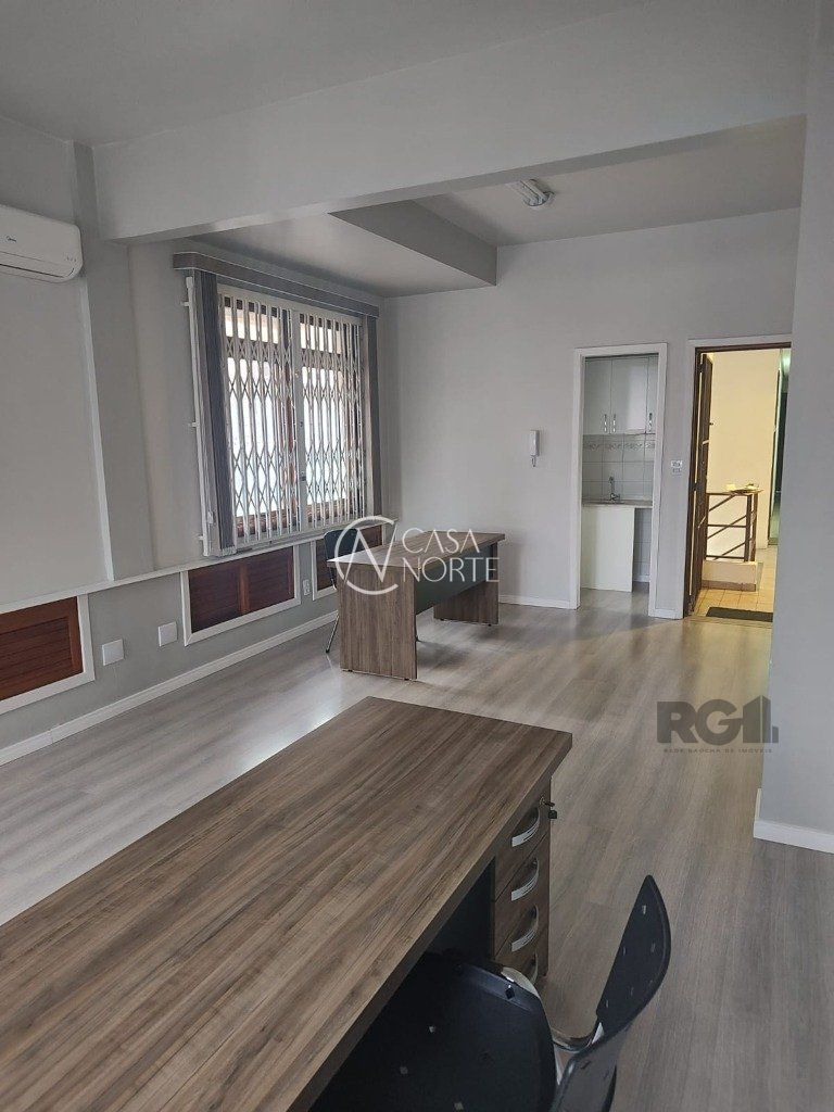 Sala Comercial à venda , 32m², Rua José do Patrocinio no bairro Cidade Baixa em Porto Alegre