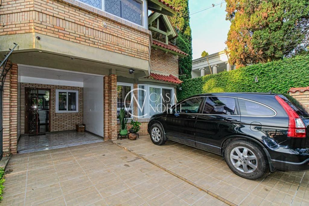 Casa à venda com 3 quartos, 177m², 1 suíte, 3 vagas, Avenida Copacabana no bairro Tristeza em Porto Alegre