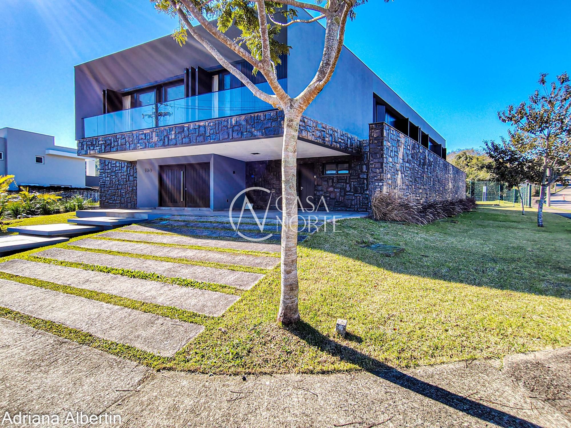 Casa de Condomínio à venda com 6 quartos, 468m², 5 suítes, 2 vagas, Estrada das Três Meninas no bairro Alphaville em Porto Alegre