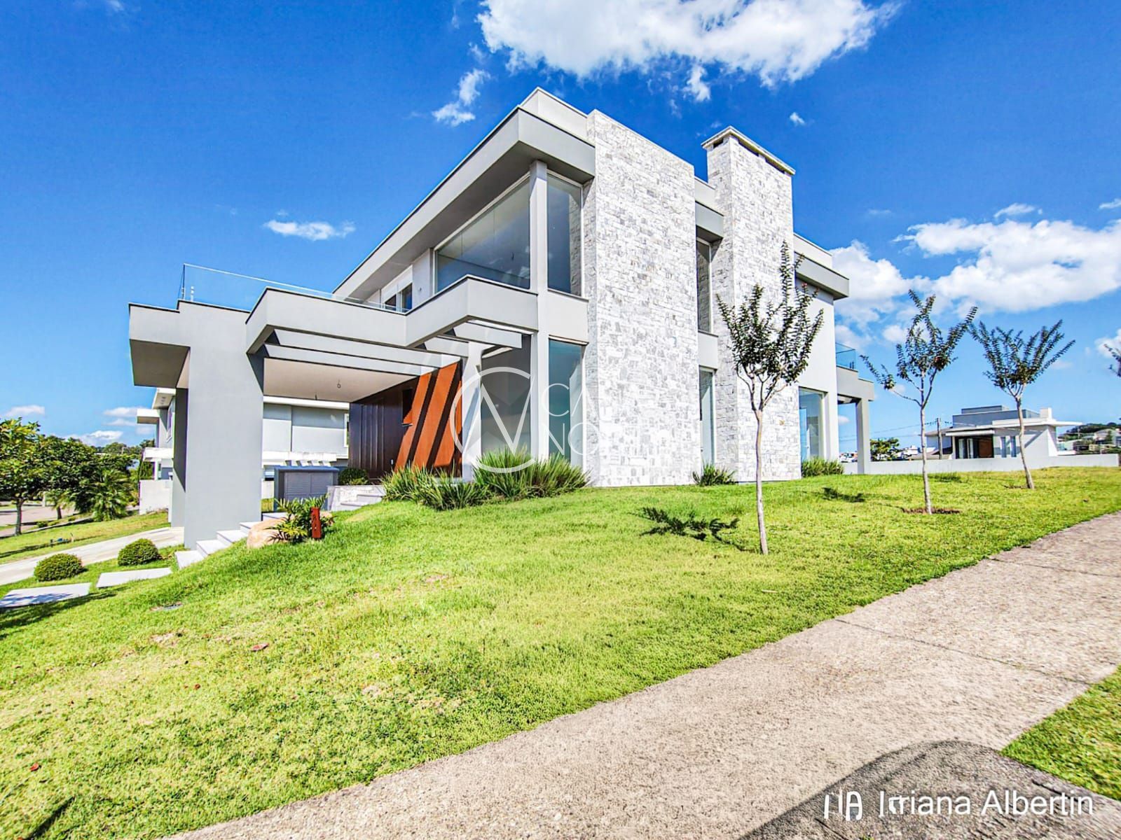 Casa de Condomínio à venda com 4 quartos, 331m², 4 suítes, 2 vagas, Estrada das Três Meninas no bairro Alphaville em Porto Alegre