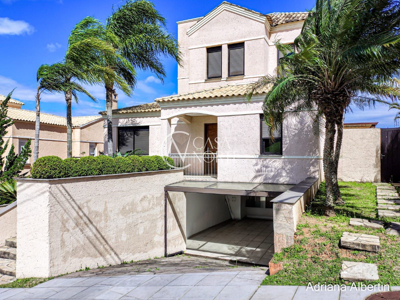 Casa de Condomínio à venda com 4 quartos, 250m², 4 suítes, 2 vagas, Estrada das Três Meninas no bairro Alphaville em Porto Alegre