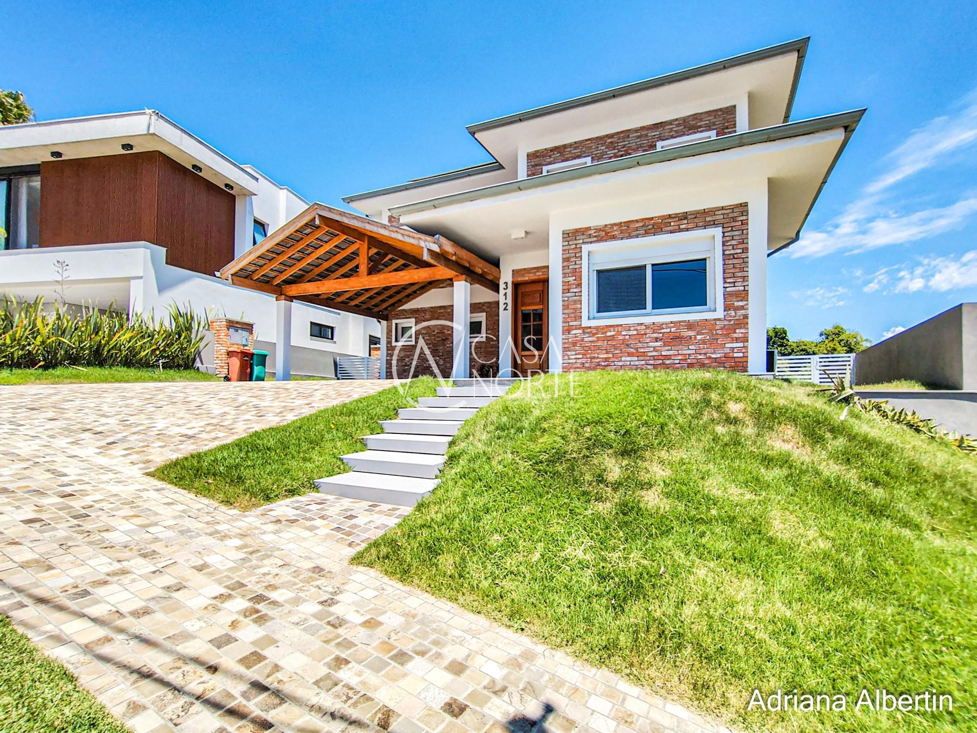 Casa de Condomínio à venda com 4 quartos, 305m², 4 suítes, 2 vagas, Estrada das Três Meninas no bairro Alphaville em Porto Alegre