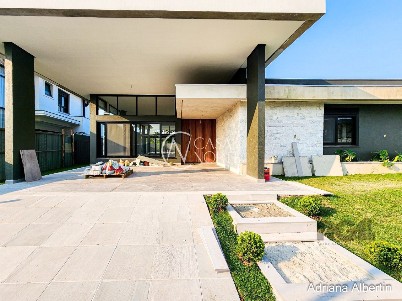 Casa de Condomínio à venda com 3 quartos, 250m², 3 suítes, 2 vagas, Estrada das Três Meninas no bairro Alphaville em Porto Alegre