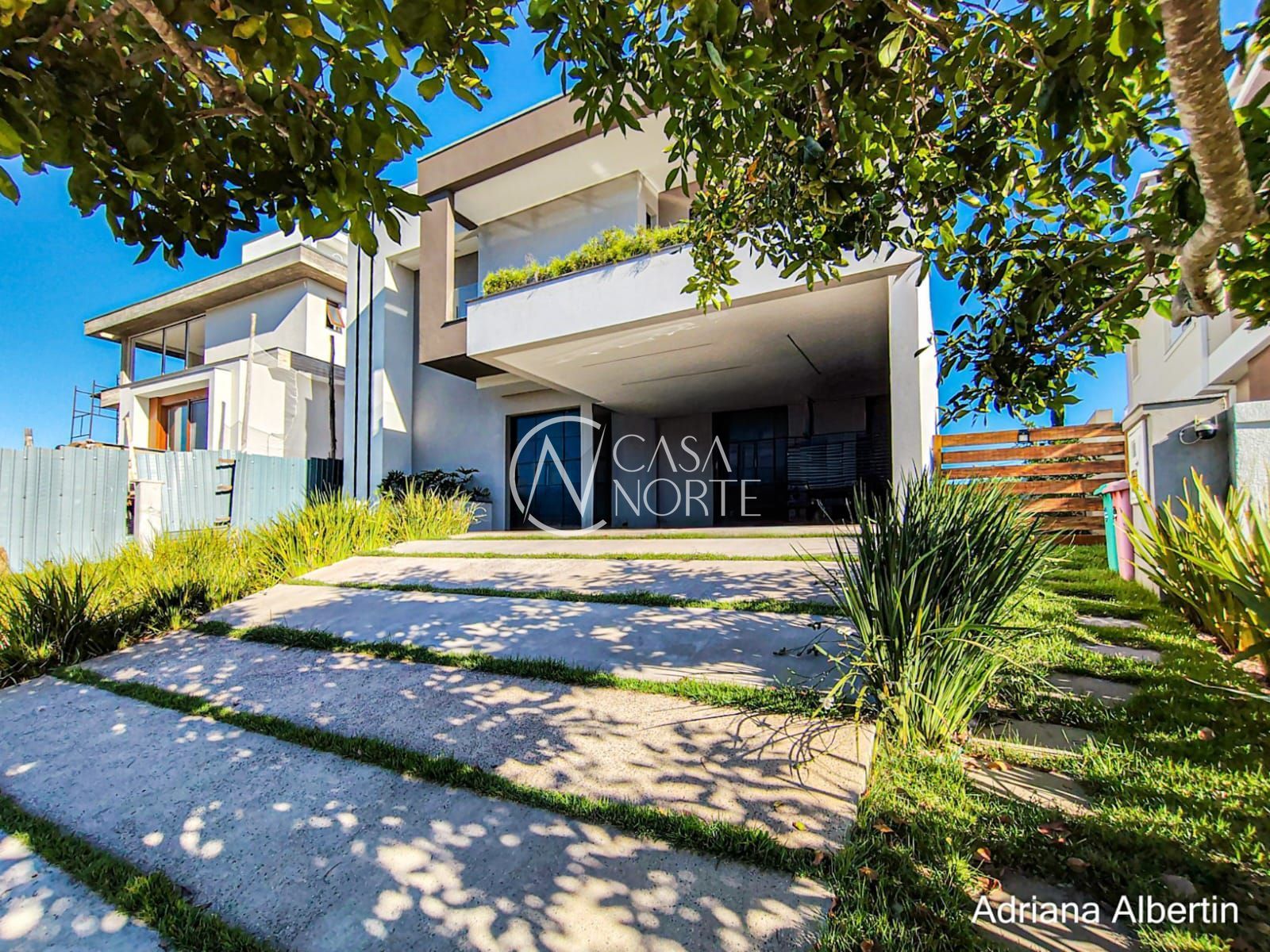 Casa de Condomínio à venda com 5 quartos, 345m², 4 suítes, 2 vagas, Estrada das Três Meninas no bairro Alphaville em Porto Alegre