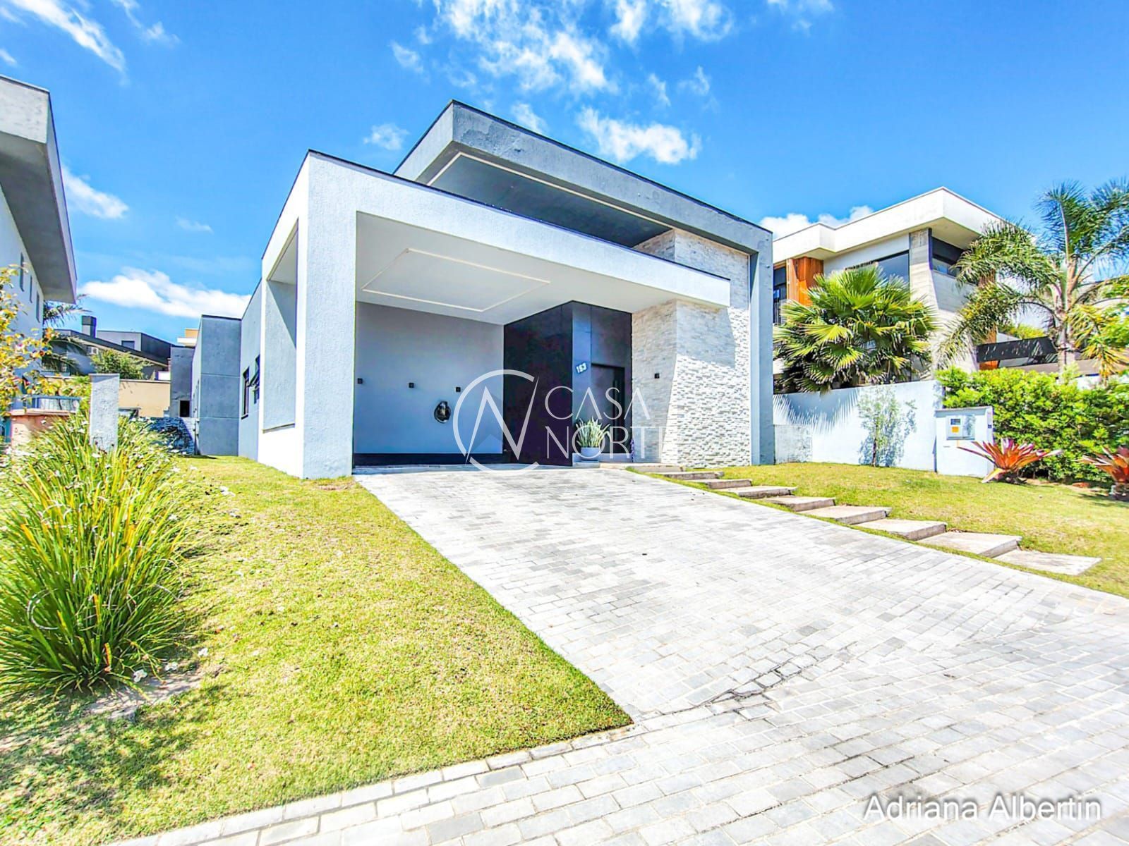 Casa de Condomínio à venda com 4 quartos, 303m², 4 suítes, 2 vagas, Estrada das Três Meninas no bairro Alphaville em Porto Alegre