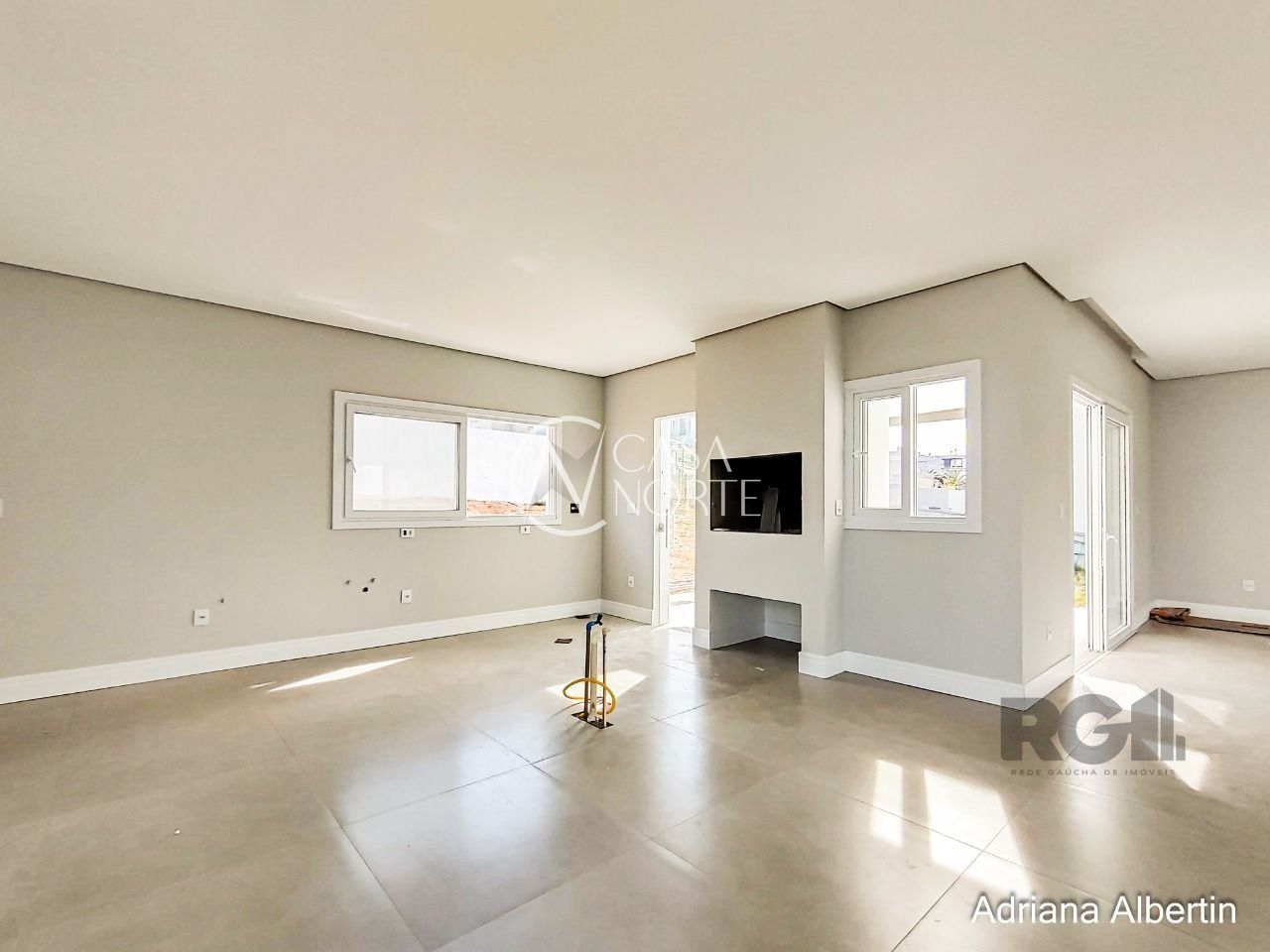 Casa de Condomínio à venda com 3 quartos, 303m², 3 suítes, 3 vagas, Estrada das Três Meninas no bairro Alphaville em Porto Alegre