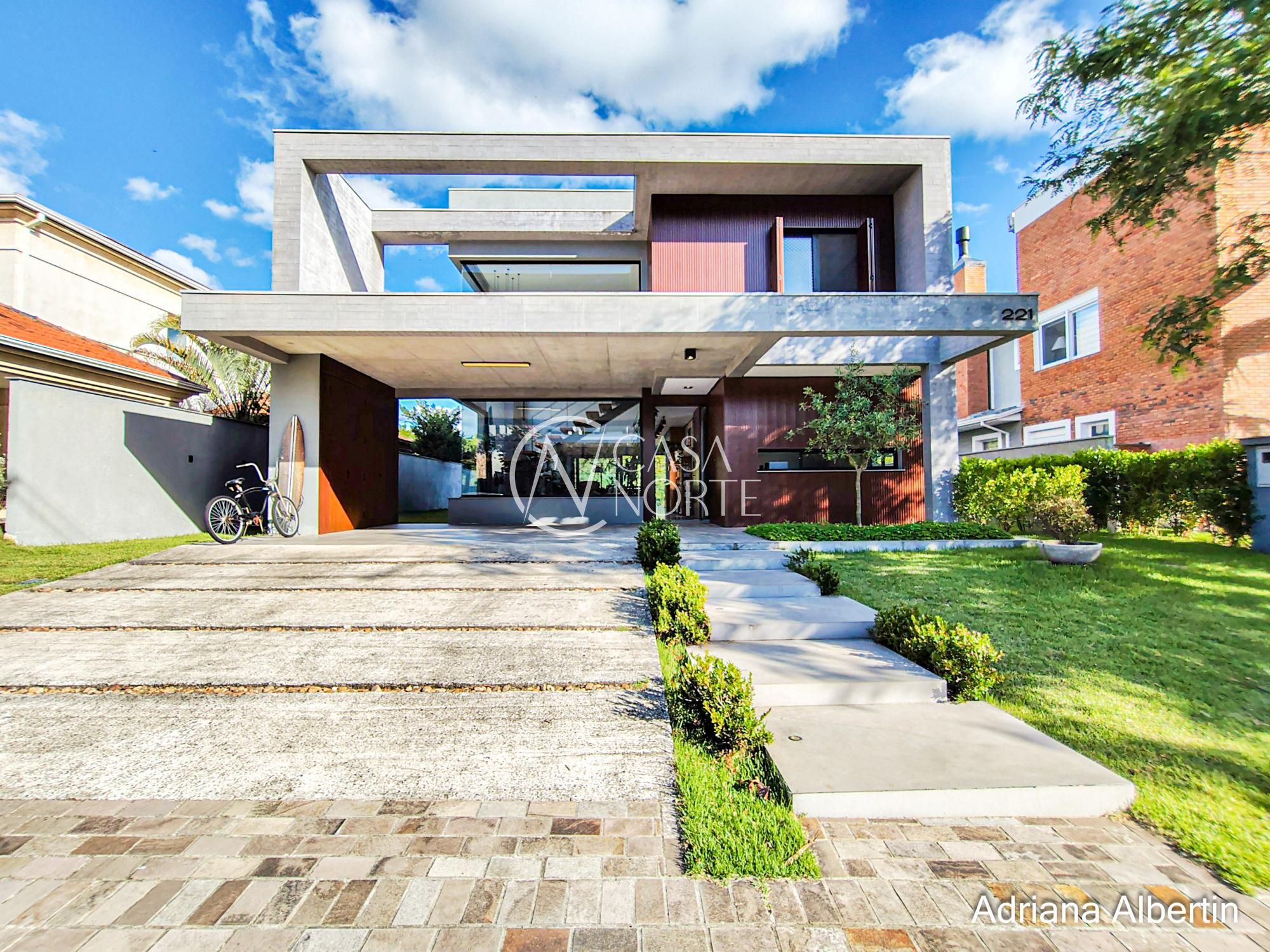 Casa de Condomínio à venda com 3 quartos, 300m², 3 suítes, 2 vagas, Estrada das Três Meninas no bairro Alphaville em Porto Alegre