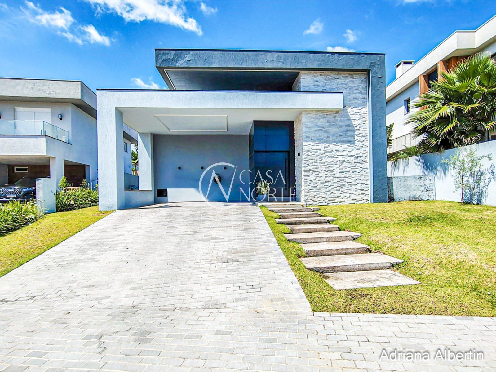 Casa de Condomínio à venda com 4 quartos, 303m², 4 suítes, 2 vagas, Estrada das Três Meninas no bairro Alphaville em Porto Alegre