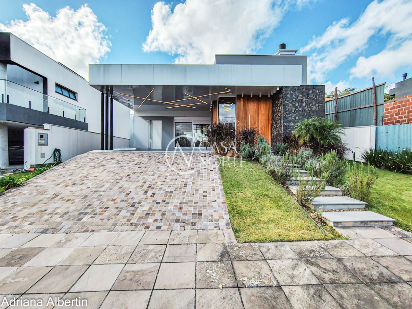 Casa de Condomínio à venda com 4 quartos, 206m², 3 suítes, 2 vagas, Estrada das Três Meninas no bairro Alphaville em Porto Alegre