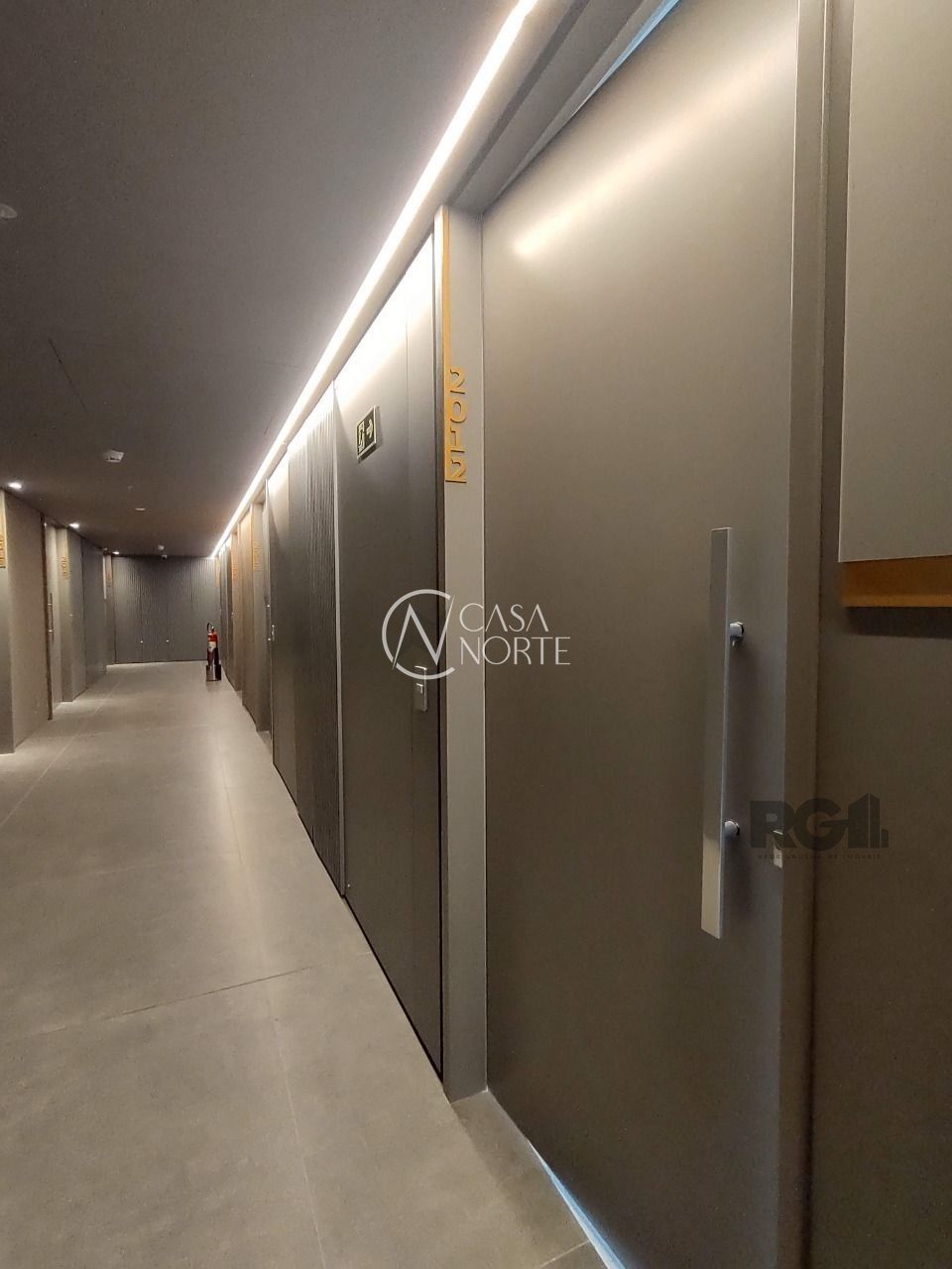 Sala Comercial à venda , 34m², Avenida Padre Cacique no bairro Praia de Belas em Porto Alegre