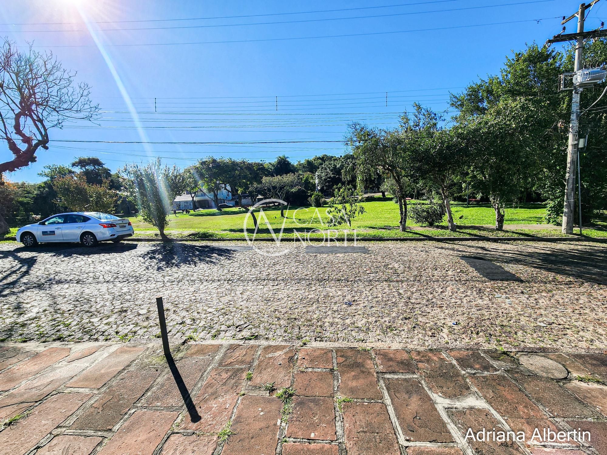 Casa à venda com 3 quartos, 150m², 1 suíte, 3 vagas, Rua Fernando Borba no bairro Ipanema em Porto Alegre