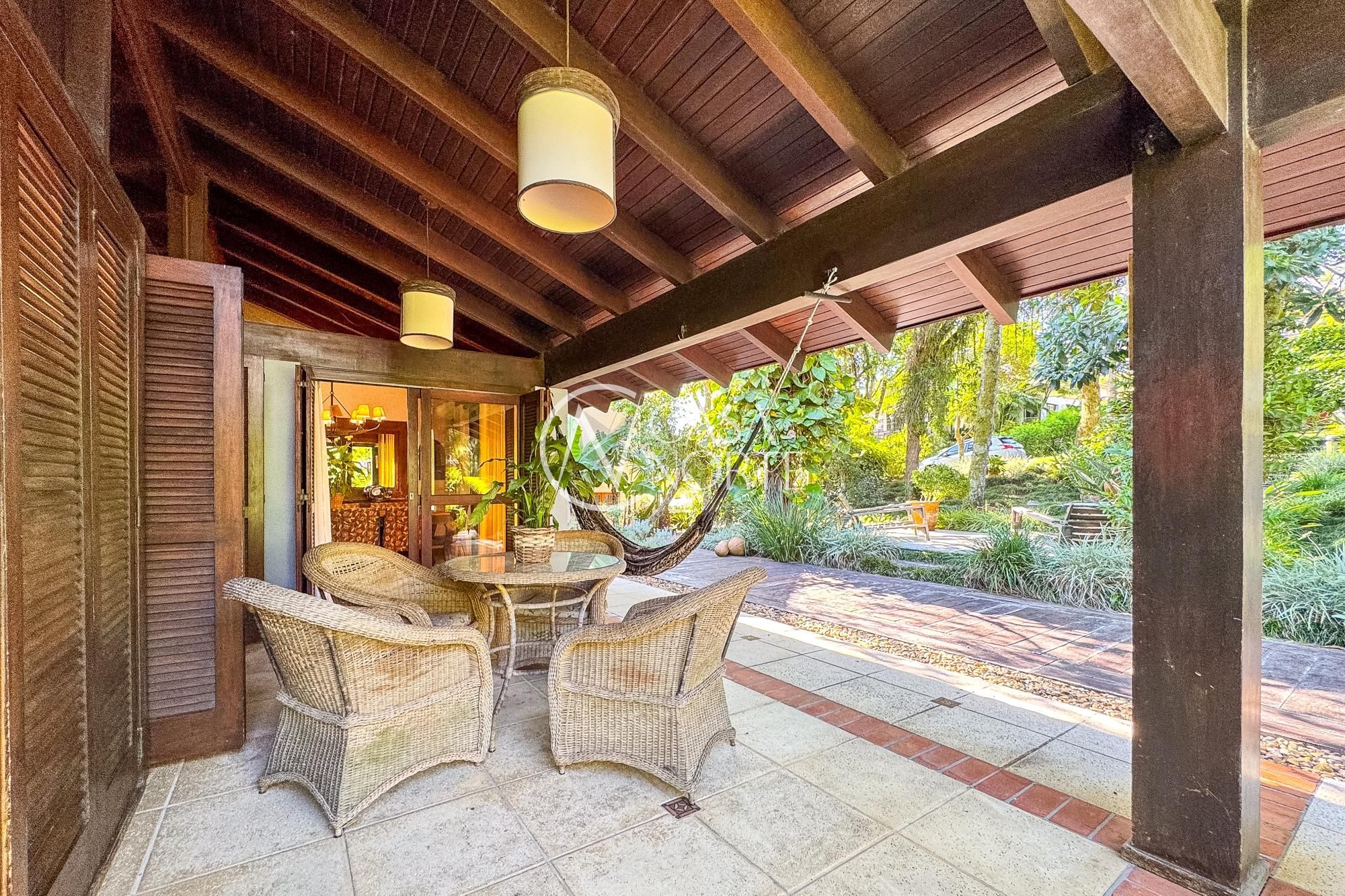 Casa de Condomínio à venda com 3 quartos, 500m², 1 suíte, 3 vagas, Avenida Firmino Octávio Bimbi no bairro Cavalhada em Porto Alegre