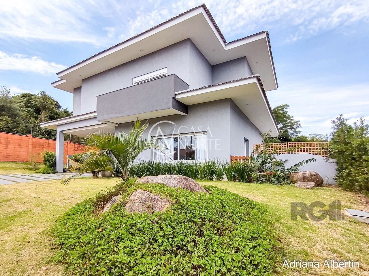 Casa de Condomínio à venda com 3 quartos, 248m², 2 suítes, 2 vagas, Estrada das Três Meninas no bairro Alphaville em Porto Alegre