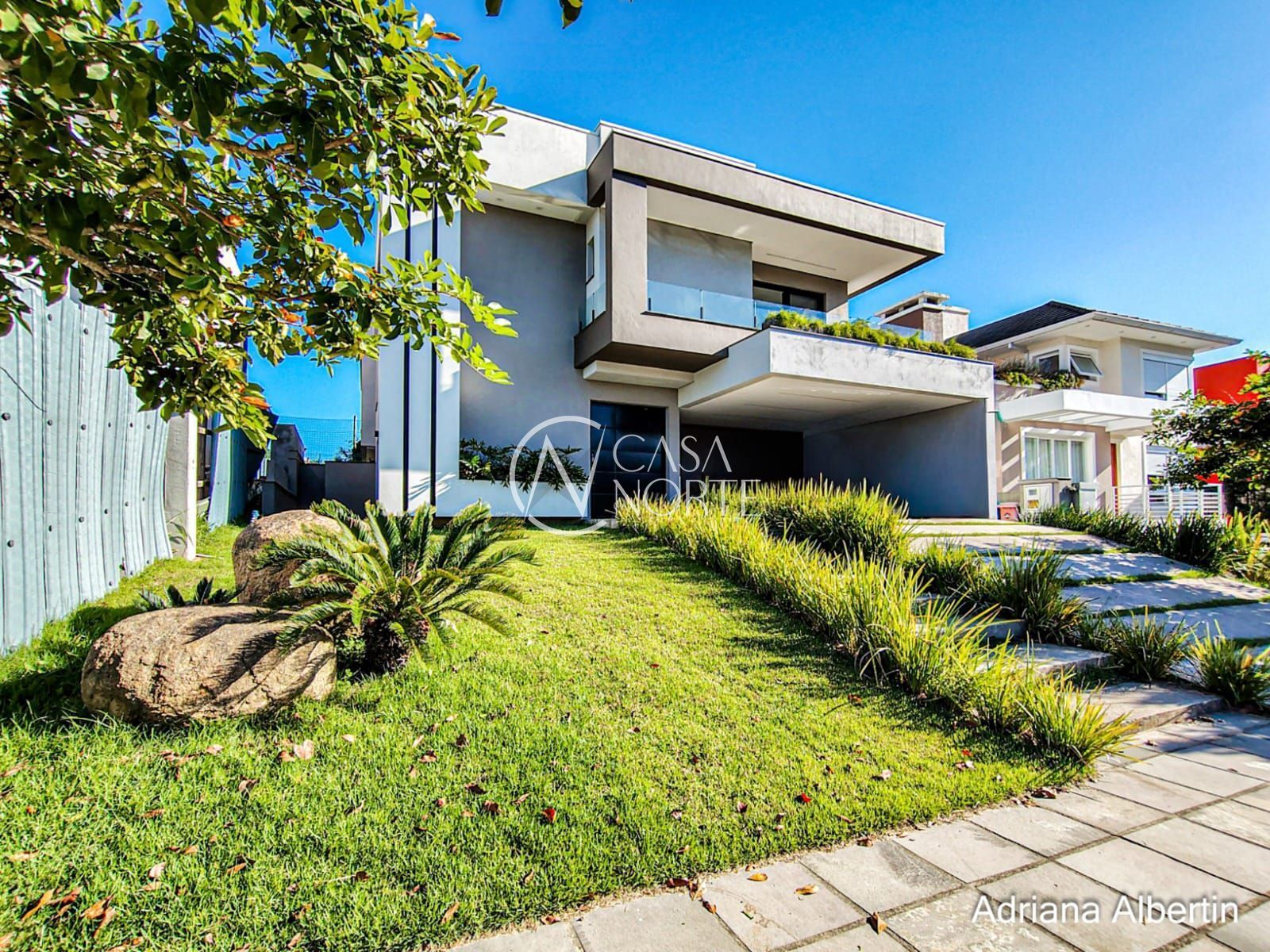 Casa de Condomínio à venda com 5 quartos, 345m², 4 suítes, 2 vagas, Estrada das Três Meninas no bairro Alphaville em Porto Alegre